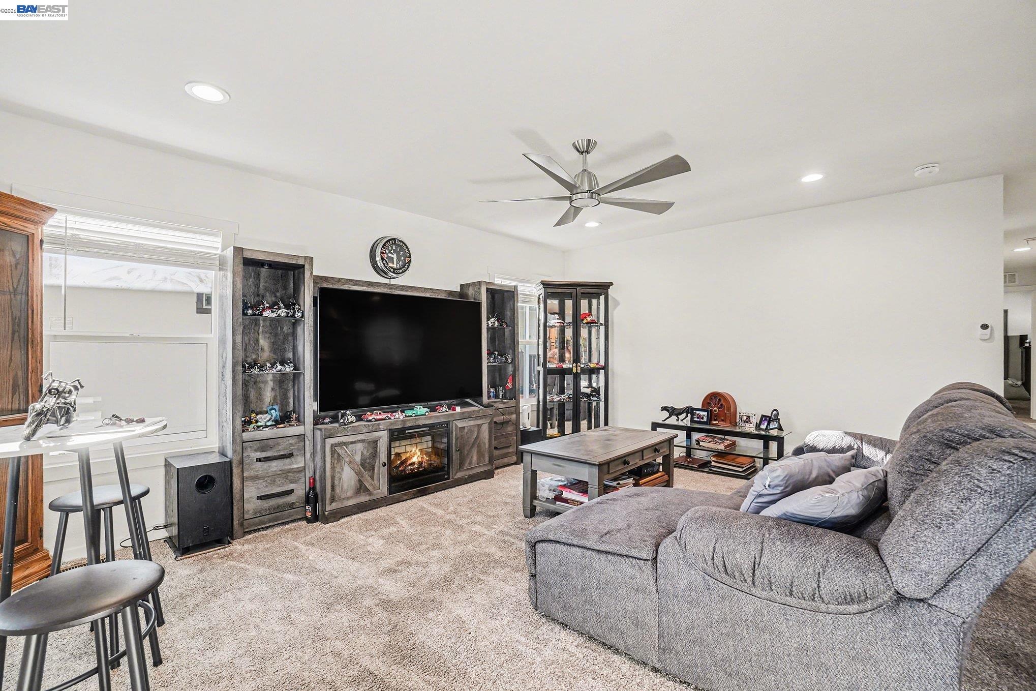 Detail Gallery Image 9 of 19 For 16711 Marsh Creek Rd #150,  Clayton,  CA 94517 - 3 Beds | 2 Baths