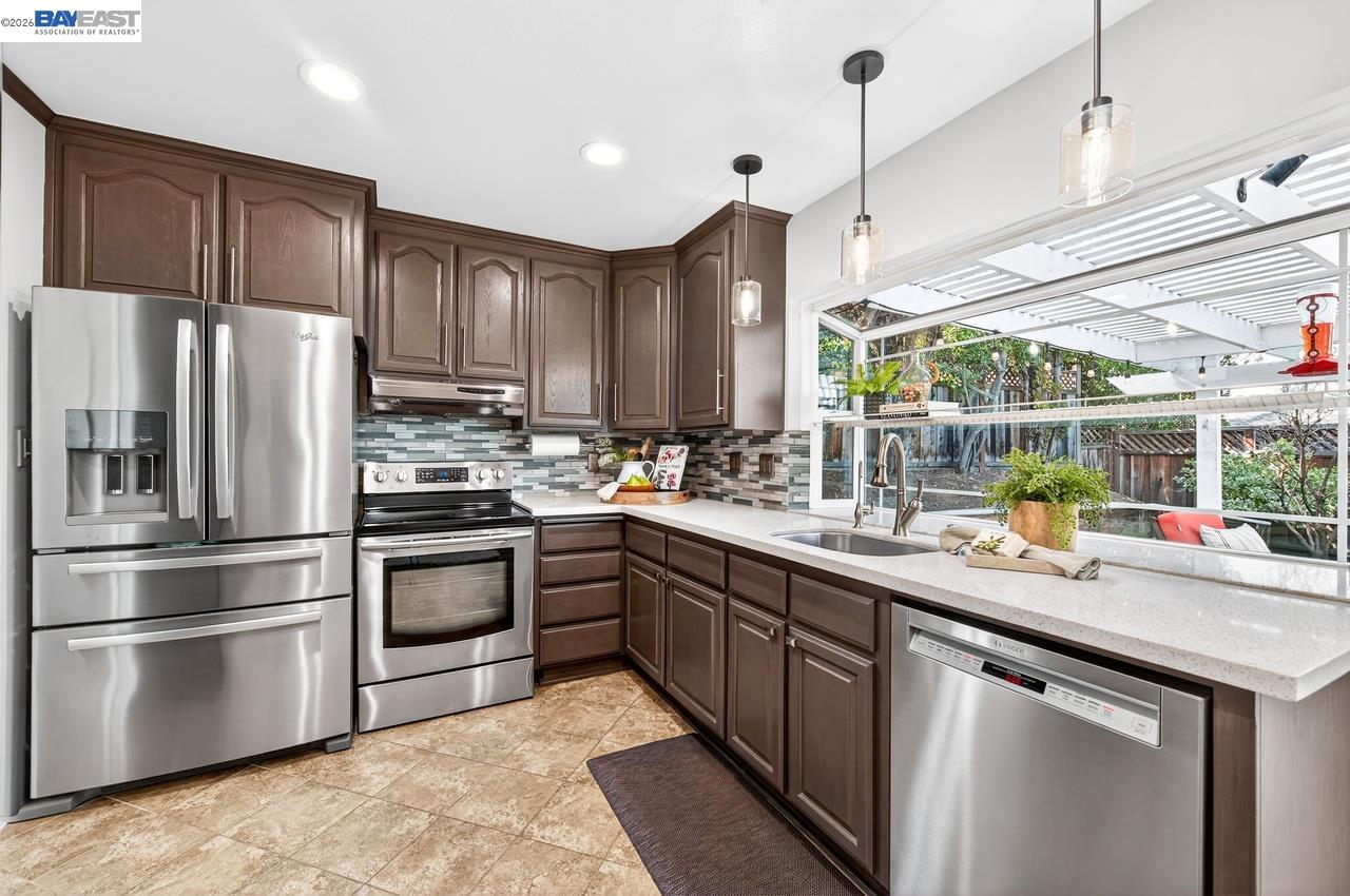 Detail Gallery Image 13 of 37 For 1237 Concord St, Pleasanton,  CA 94566 - 3 Beds | 2 Baths