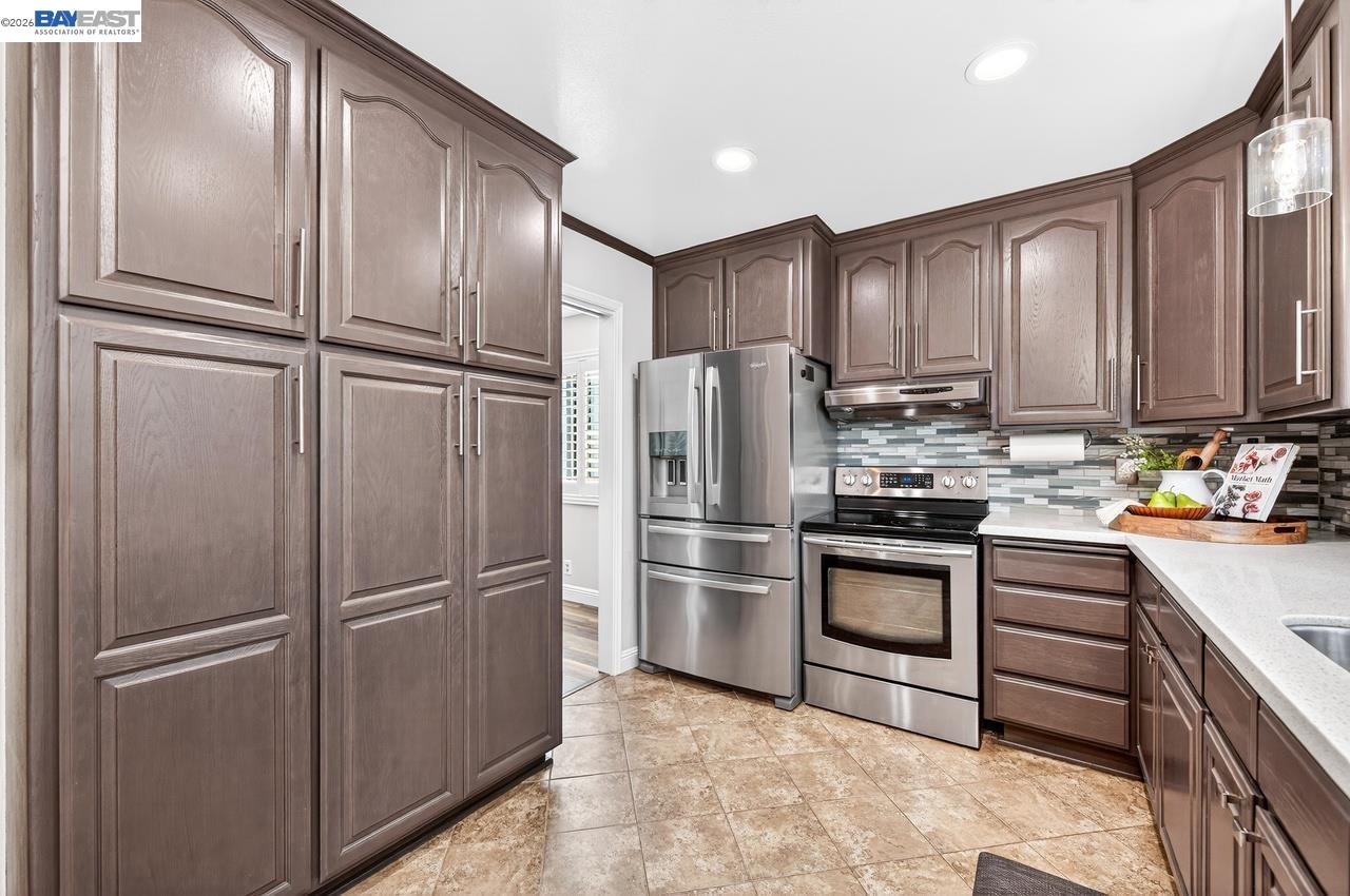 Detail Gallery Image 14 of 37 For 1237 Concord St, Pleasanton,  CA 94566 - 3 Beds | 2 Baths