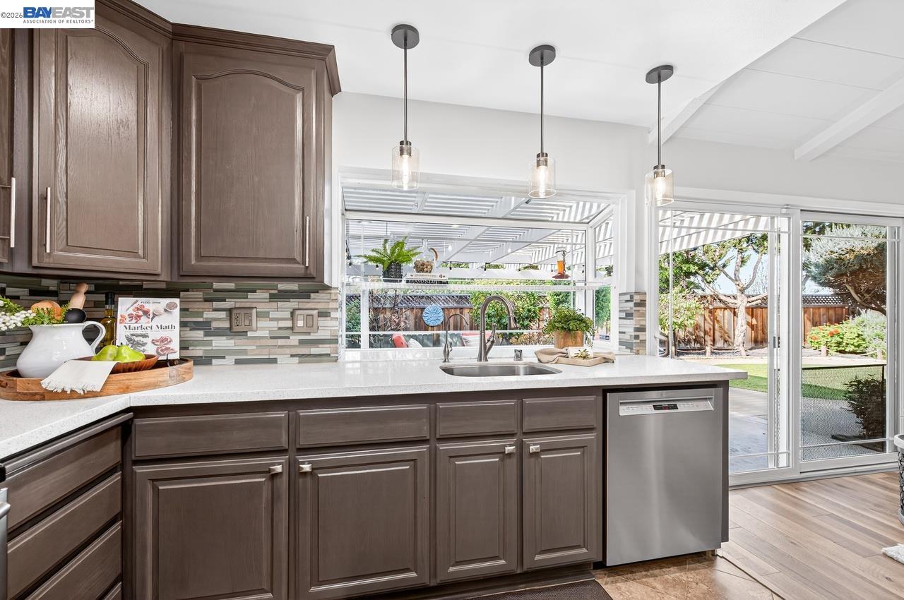 Detail Gallery Image 16 of 37 For 1237 Concord St, Pleasanton,  CA 94566 - 3 Beds | 2 Baths