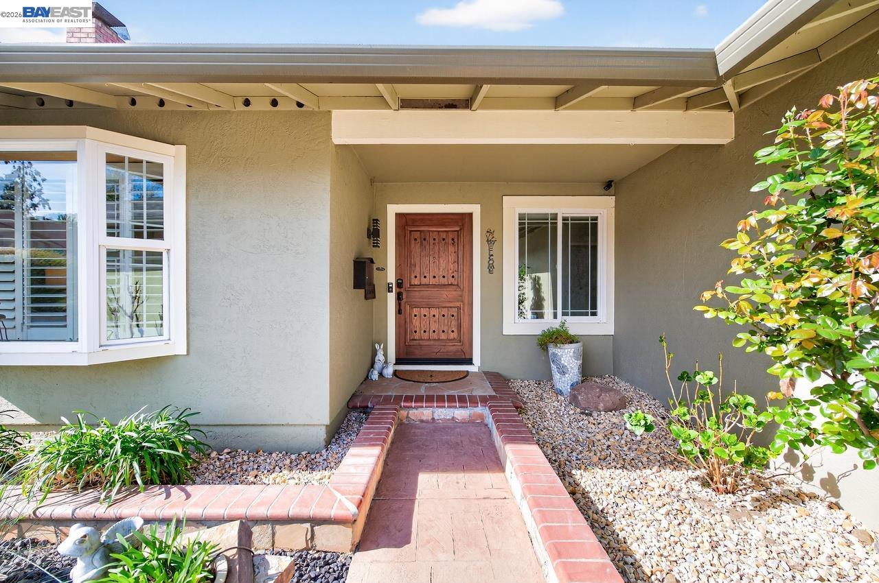 Detail Gallery Image 3 of 37 For 1237 Concord St, Pleasanton,  CA 94566 - 3 Beds | 2 Baths