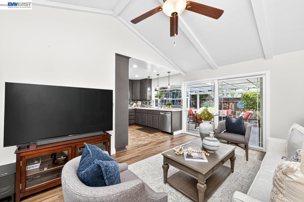 Detail Gallery Image 10 of 37 For 1237 Concord St, Pleasanton,  CA 94566 - 3 Beds | 2 Baths