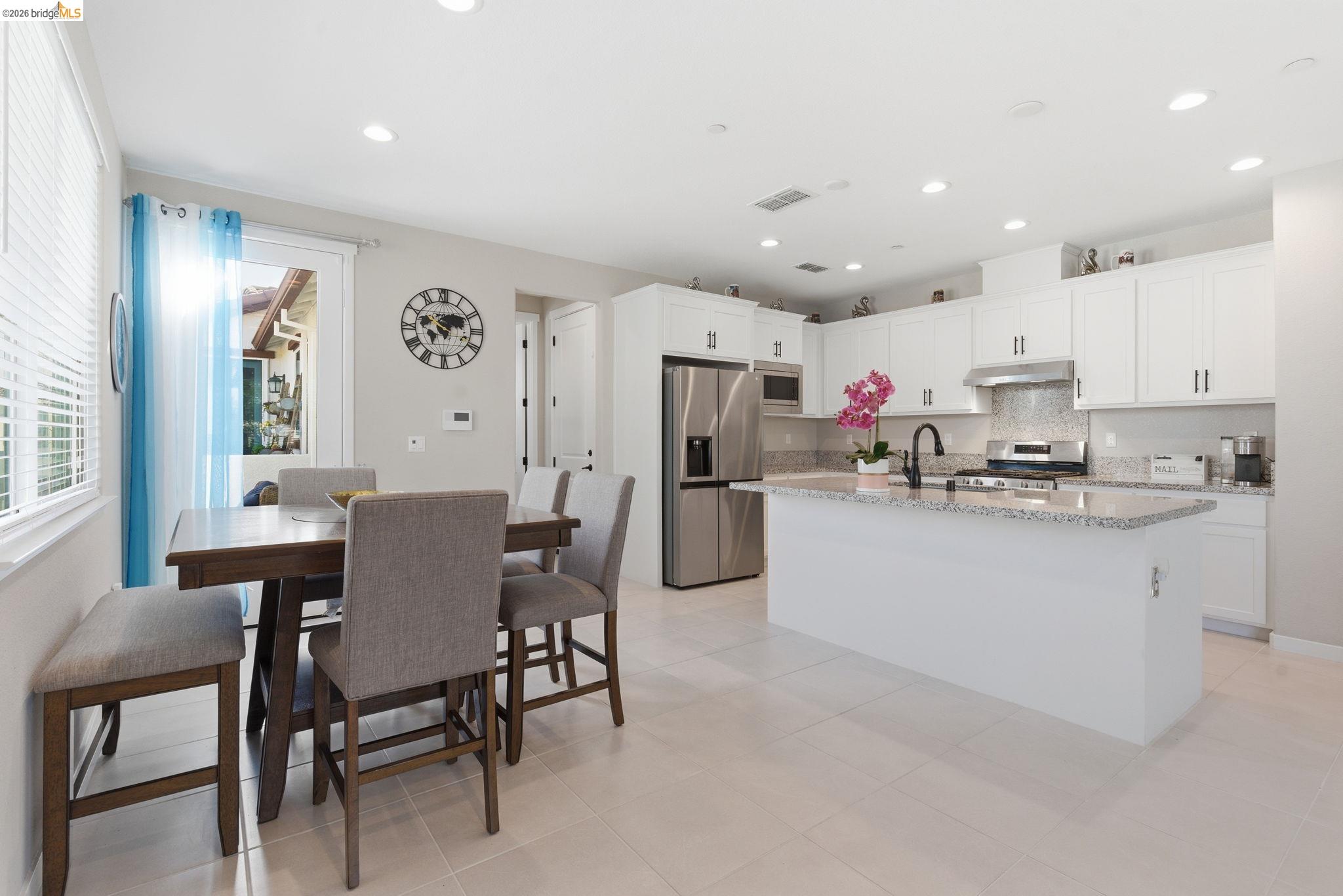 Detail Gallery Image 11 of 58 For 2318 Rustic Oak Ln, Rio Vista,  CA 94571 - 2 Beds | 2 Baths