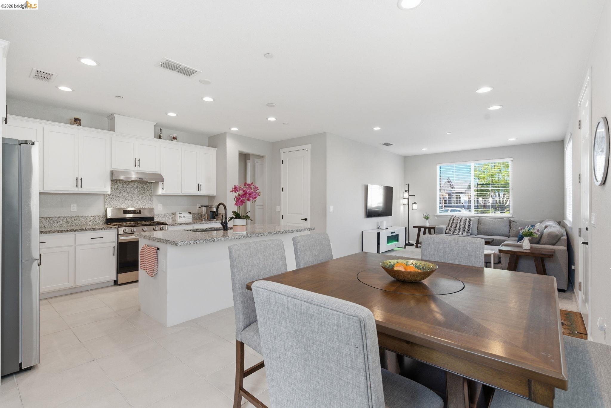 Detail Gallery Image 13 of 58 For 2318 Rustic Oak Ln, Rio Vista,  CA 94571 - 2 Beds | 2 Baths