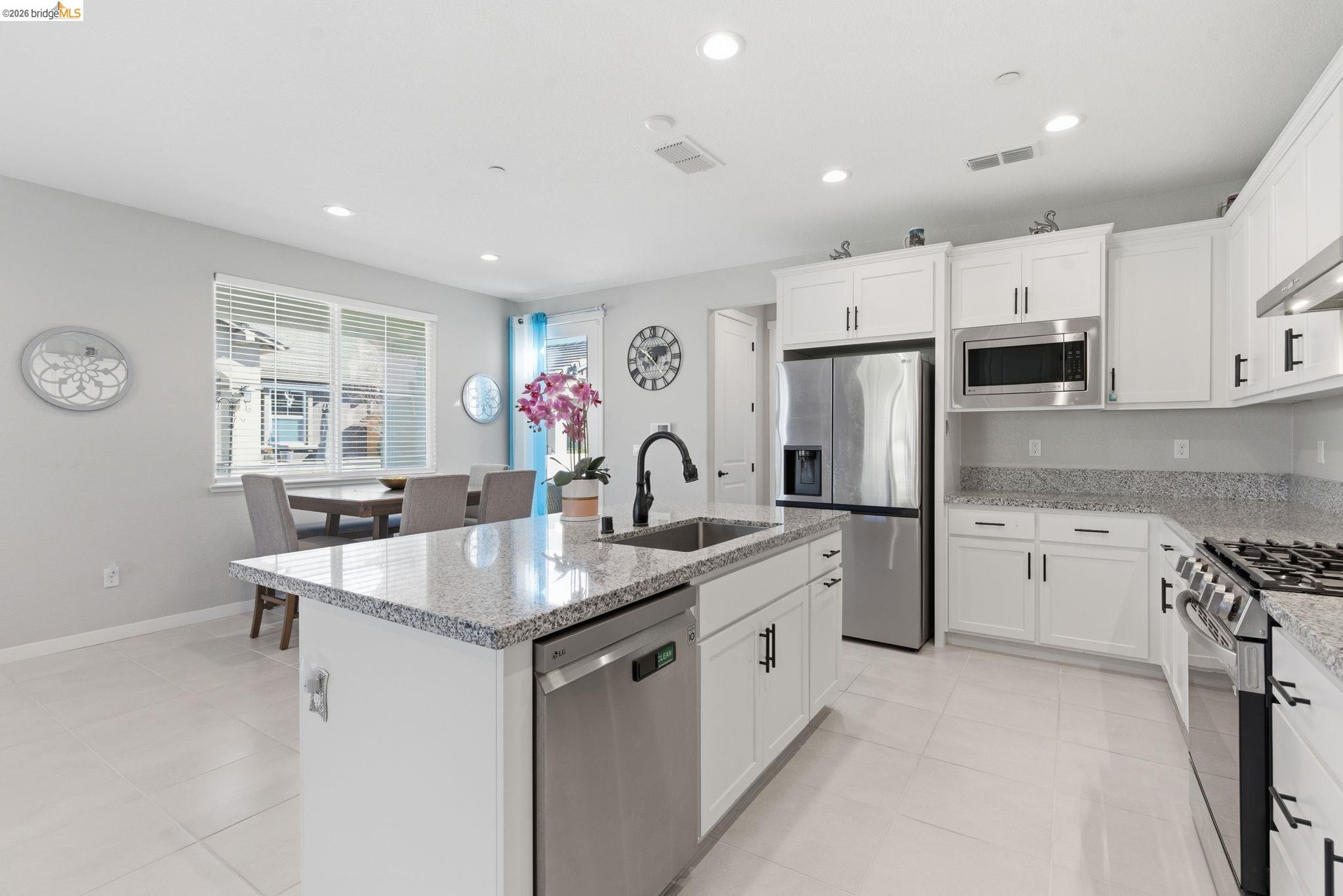 Detail Gallery Image 16 of 58 For 2318 Rustic Oak Ln, Rio Vista,  CA 94571 - 2 Beds | 2 Baths