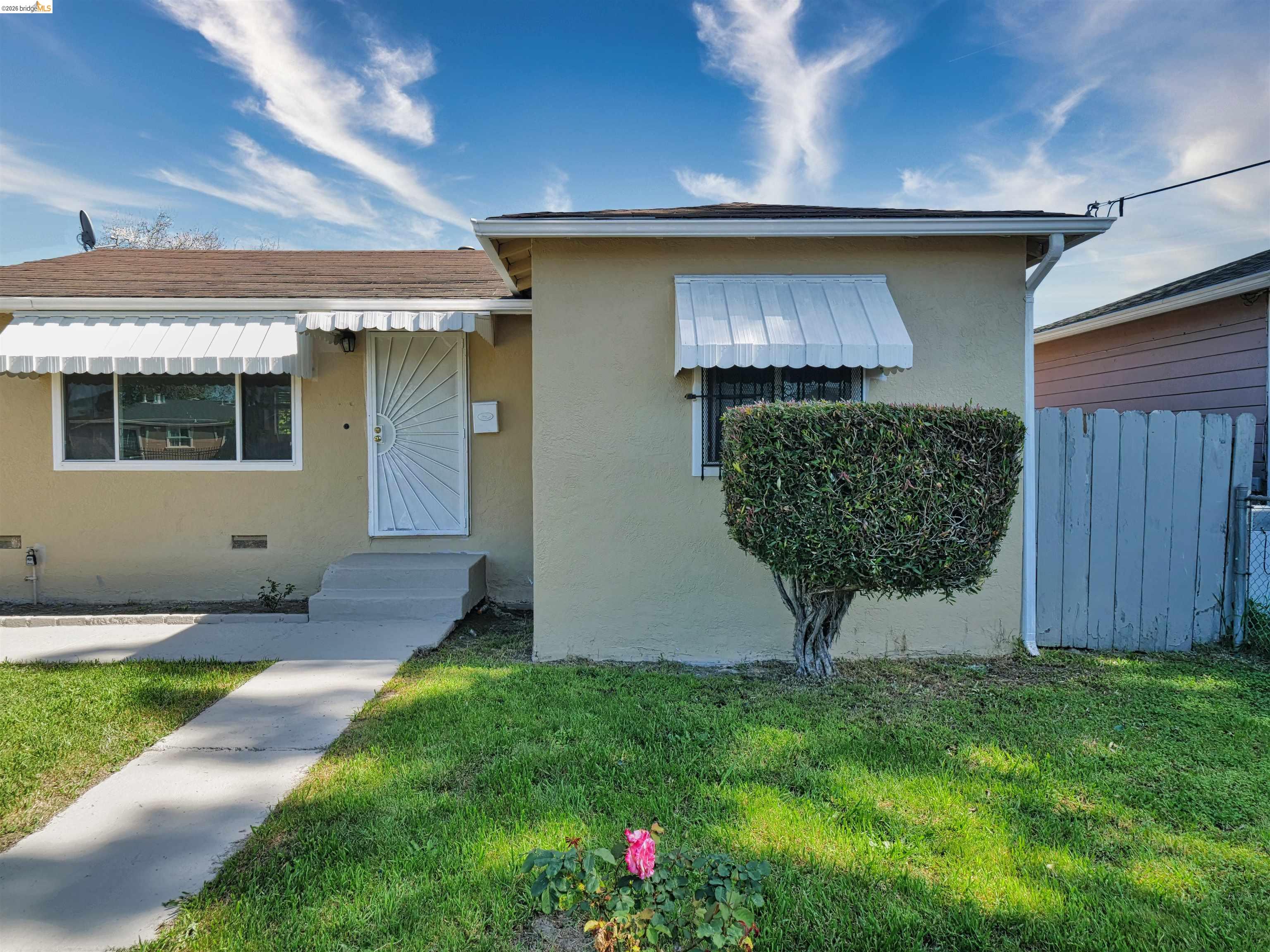 Detail Gallery Image 3 of 56 For 138 Eldridge Avenue, Oakland,  CA 94603 - 3 Beds | 1 Baths