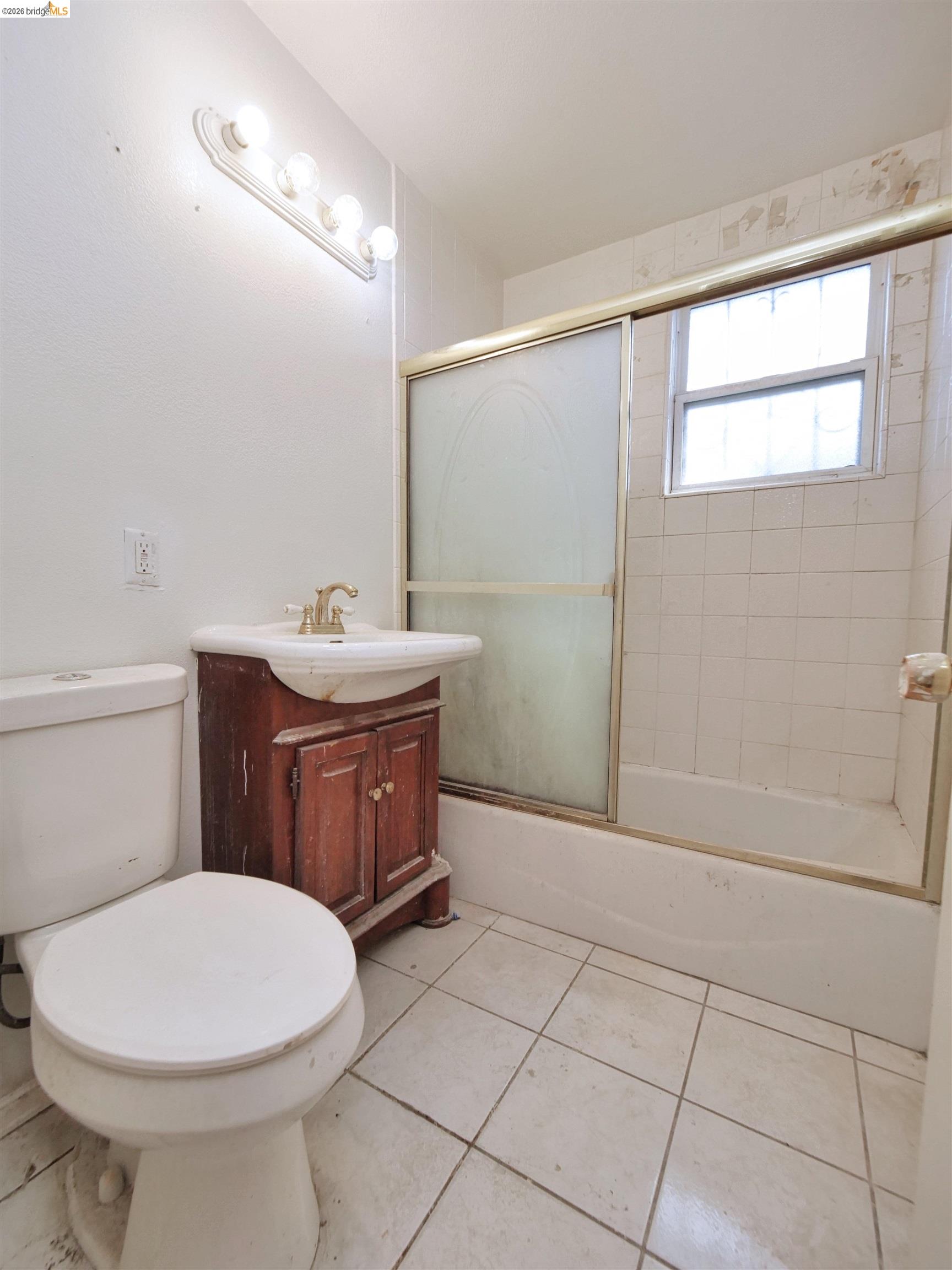 Detail Gallery Image 47 of 56 For 138 Eldridge Avenue, Oakland,  CA 94603 - 3 Beds | 1 Baths