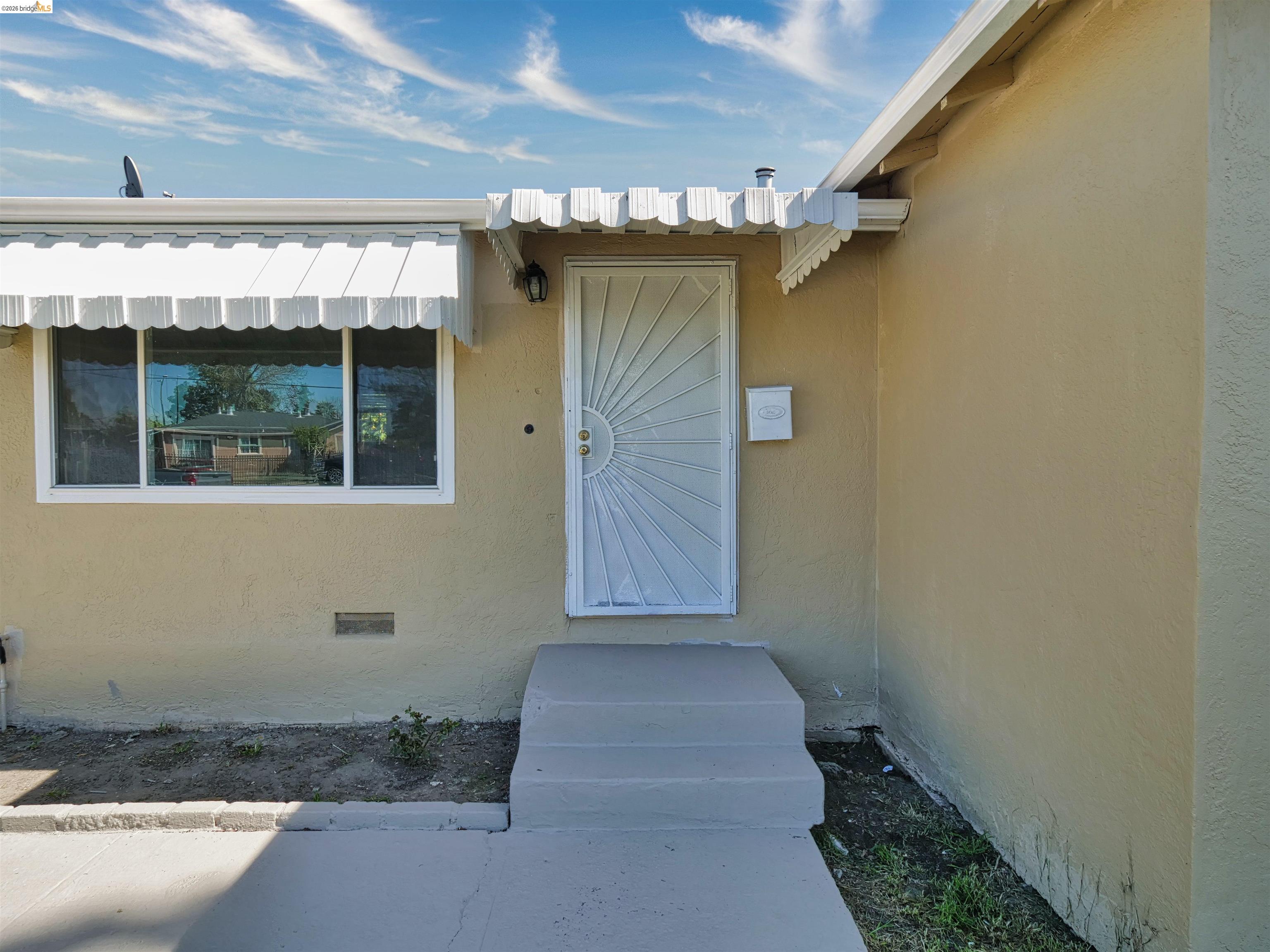 Detail Gallery Image 10 of 56 For 138 Eldridge Avenue, Oakland,  CA 94603 - 3 Beds | 1 Baths