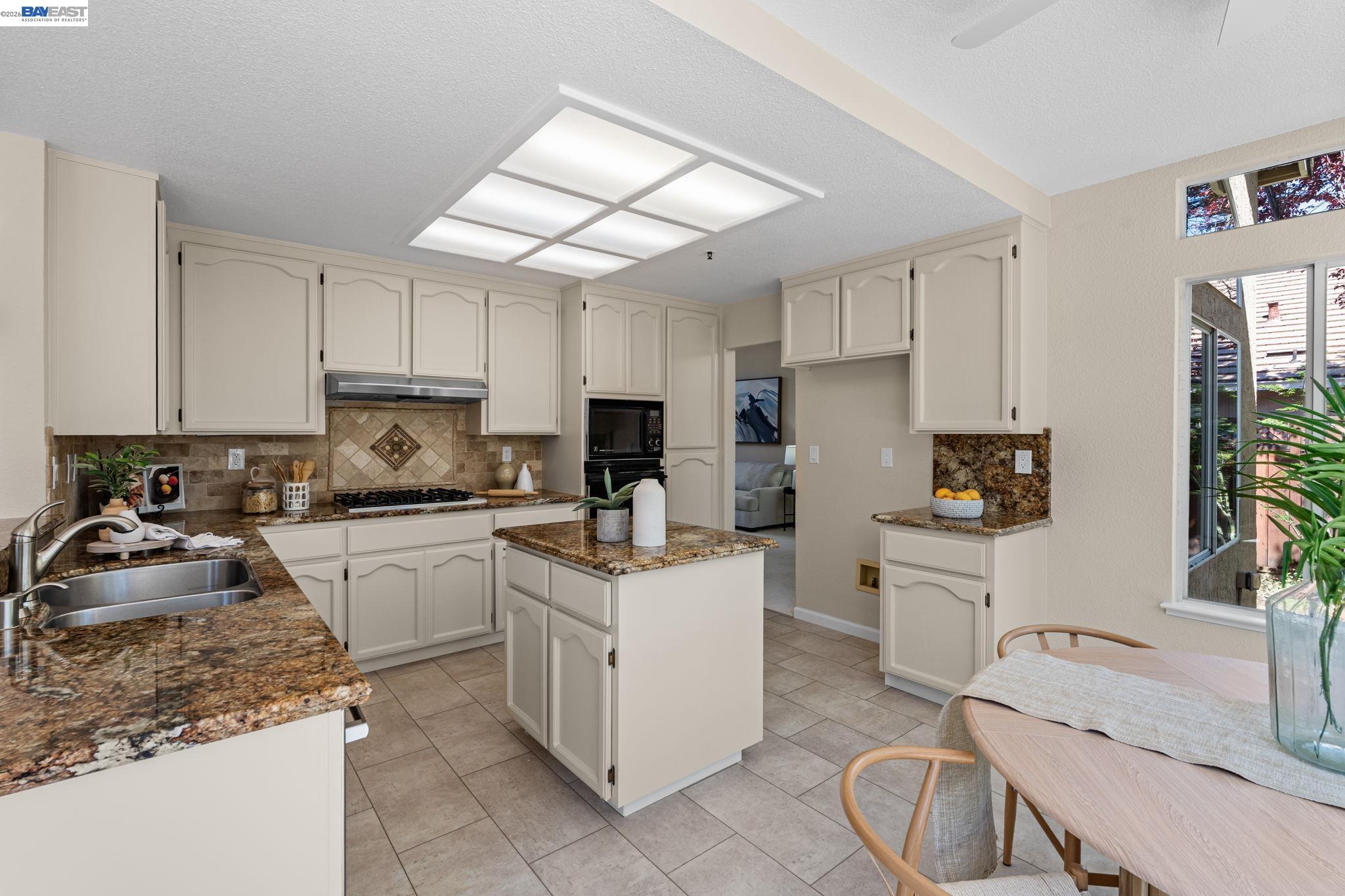 Detail Gallery Image 19 of 54 For 912 Loyola Way, Livermore,  CA 94550 - 4 Beds | 3 Baths