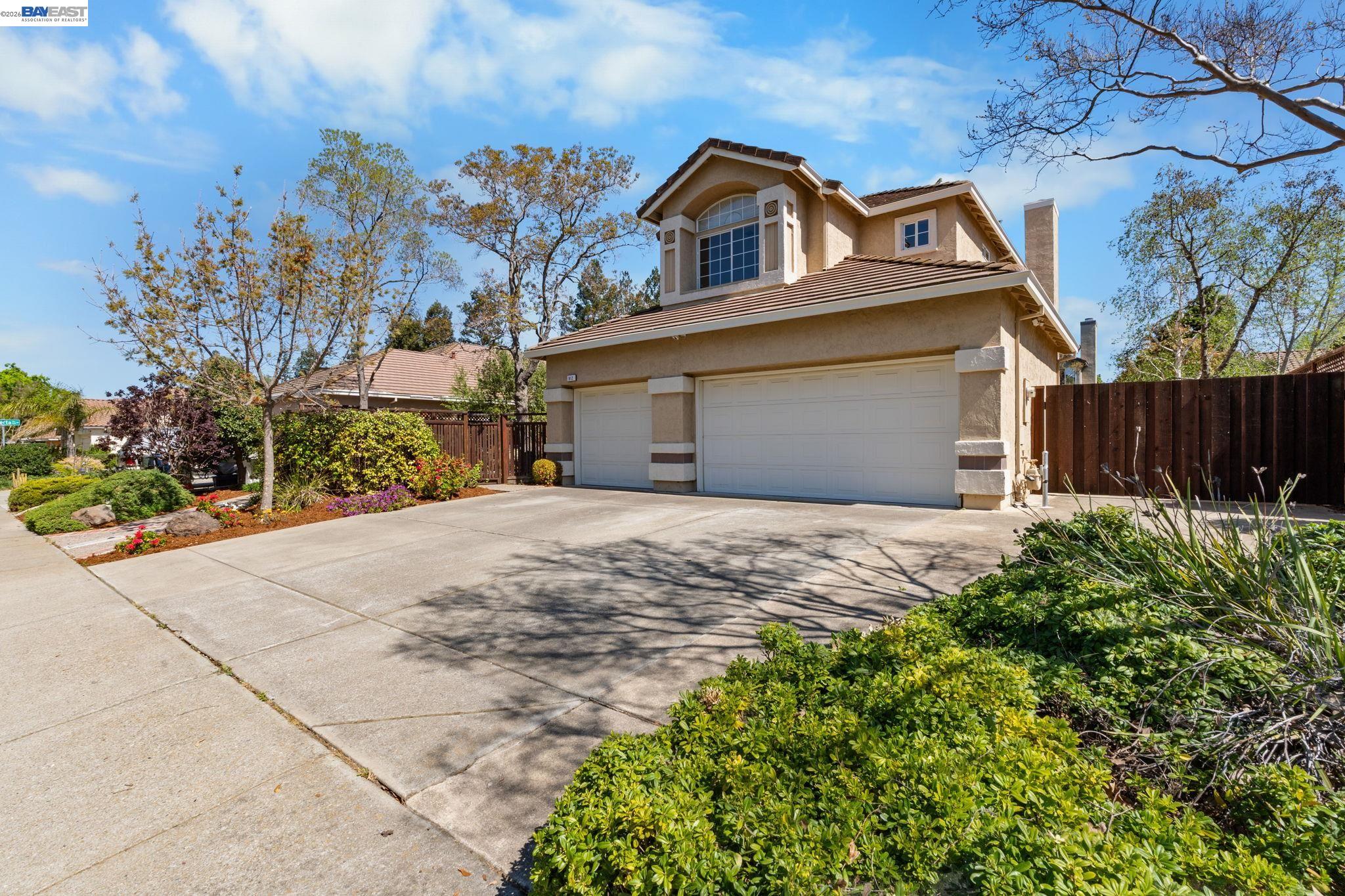 Detail Gallery Image 4 of 54 For 912 Loyola Way, Livermore,  CA 94550 - 4 Beds | 3 Baths