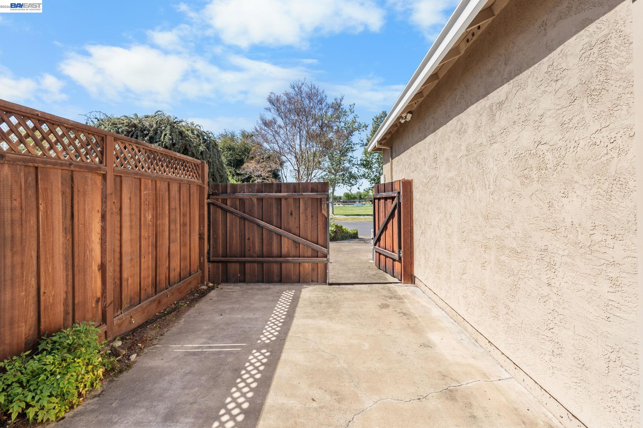 Detail Gallery Image 47 of 54 For 912 Loyola Way, Livermore,  CA 94550 - 4 Beds | 3 Baths