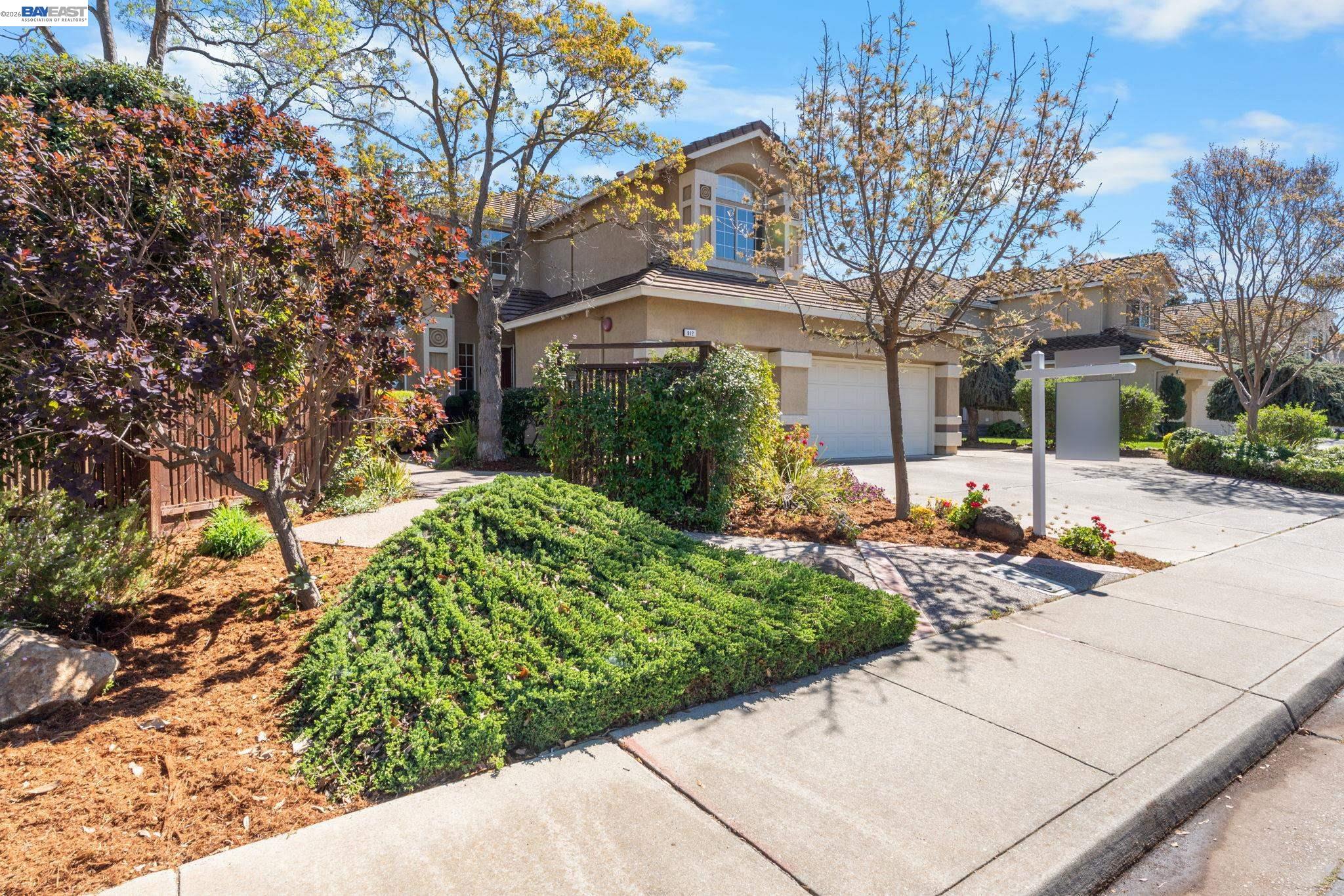 Detail Gallery Image 7 of 31 For 912 Loyola Way, Livermore,  CA 94550 - 4 Beds | 3 Baths