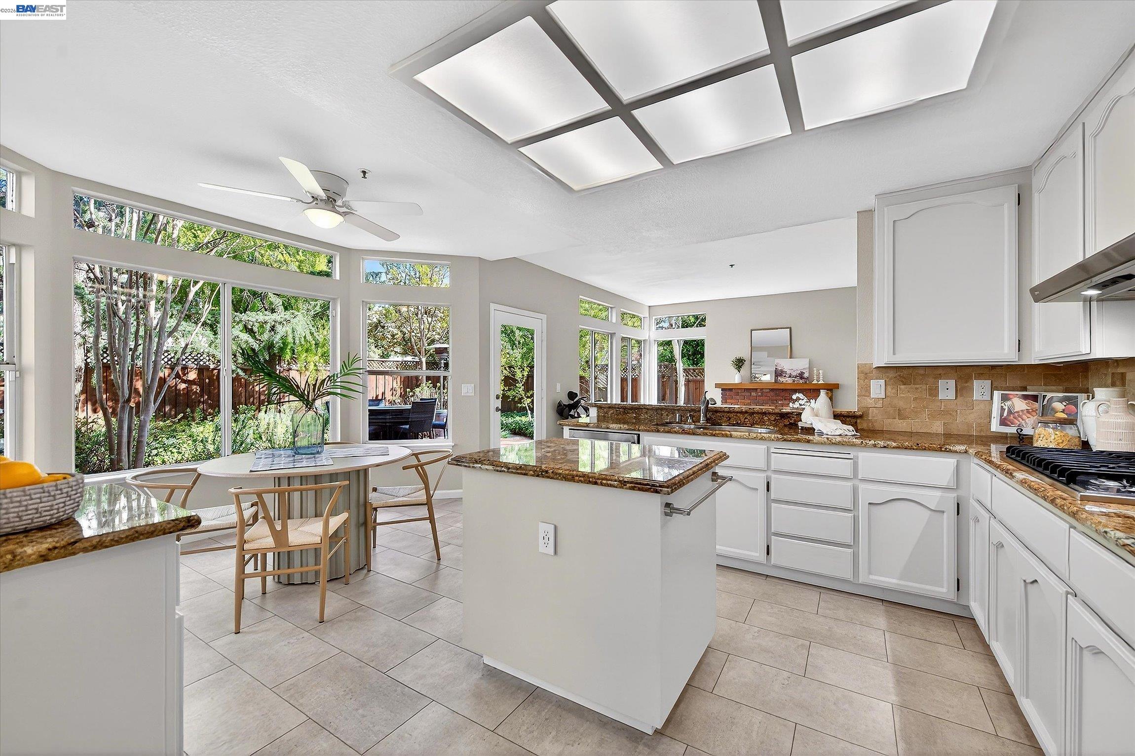 Detail Gallery Image 9 of 28 For 912 Loyola Way, Livermore,  CA 94550 - 4 Beds | 3 Baths