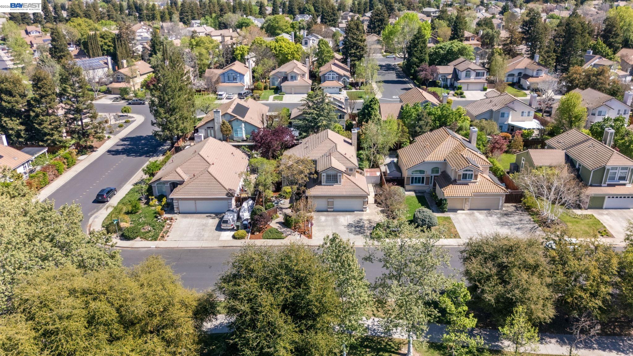 Detail Gallery Image 9 of 31 For 912 Loyola Way, Livermore,  CA 94550 - 4 Beds | 3 Baths