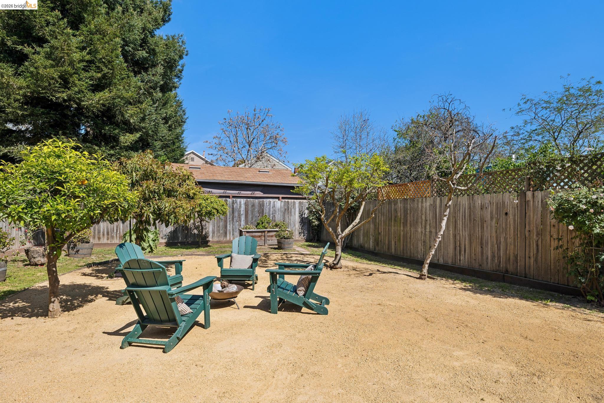 Detail Gallery Image 33 of 36 For 1738 10th St, Oakland,  CA 94607 - 2 Beds | 2/1 Baths