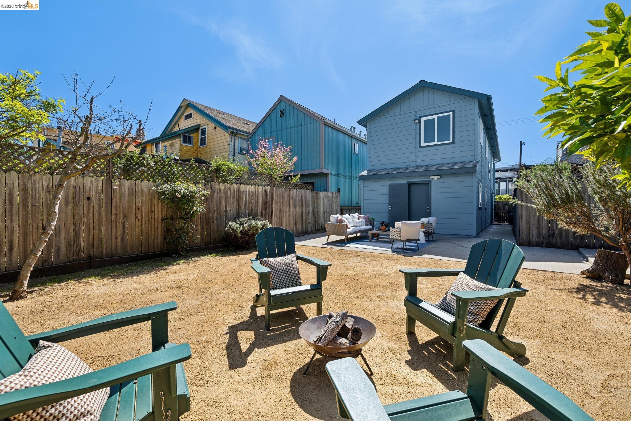 Detail Gallery Image 34 of 36 For 1738 10th St, Oakland,  CA 94607 - 2 Beds | 2/1 Baths