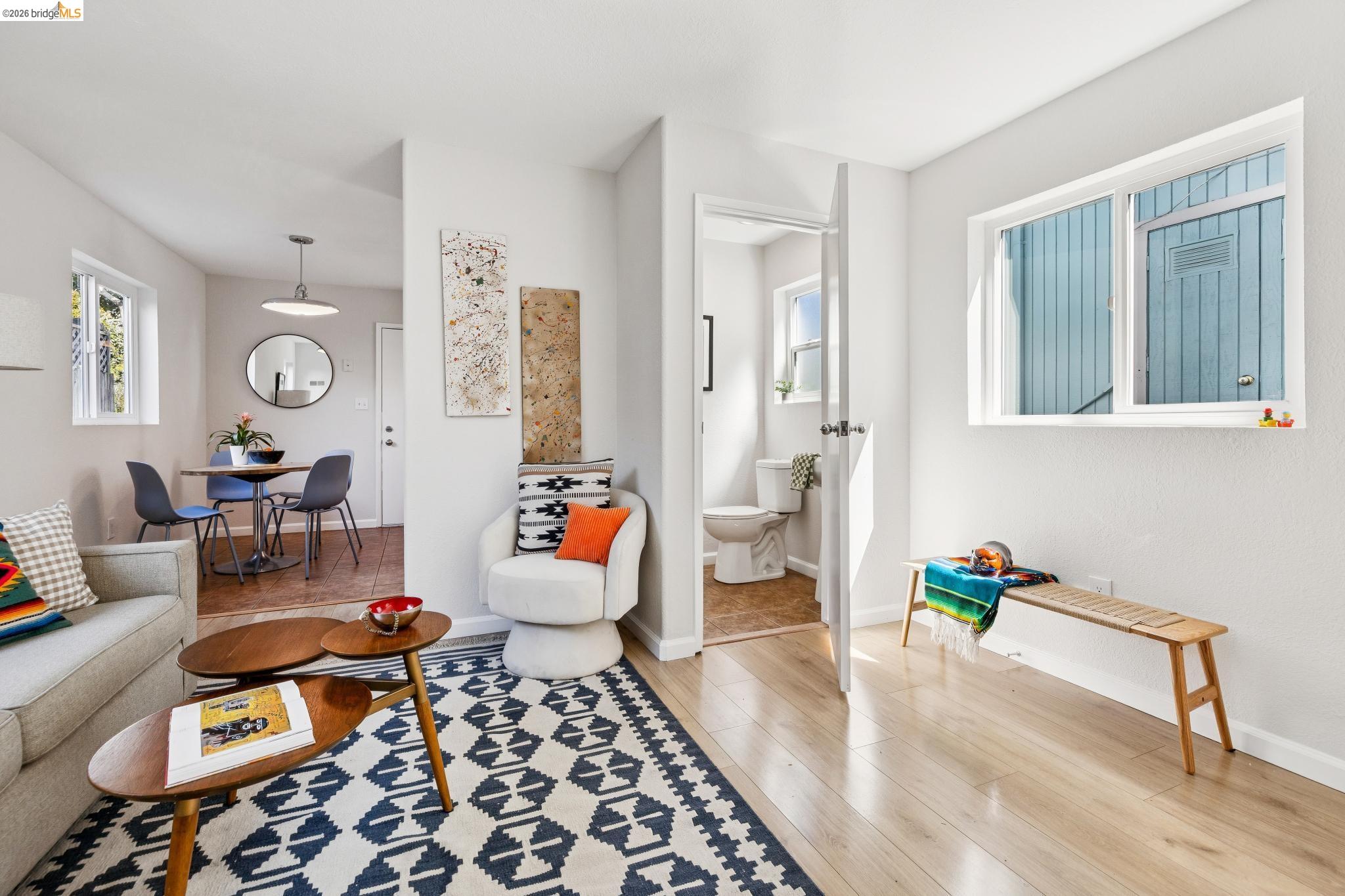 Detail Gallery Image 7 of 36 For 1738 10th St, Oakland,  CA 94607 - 2 Beds | 2/1 Baths