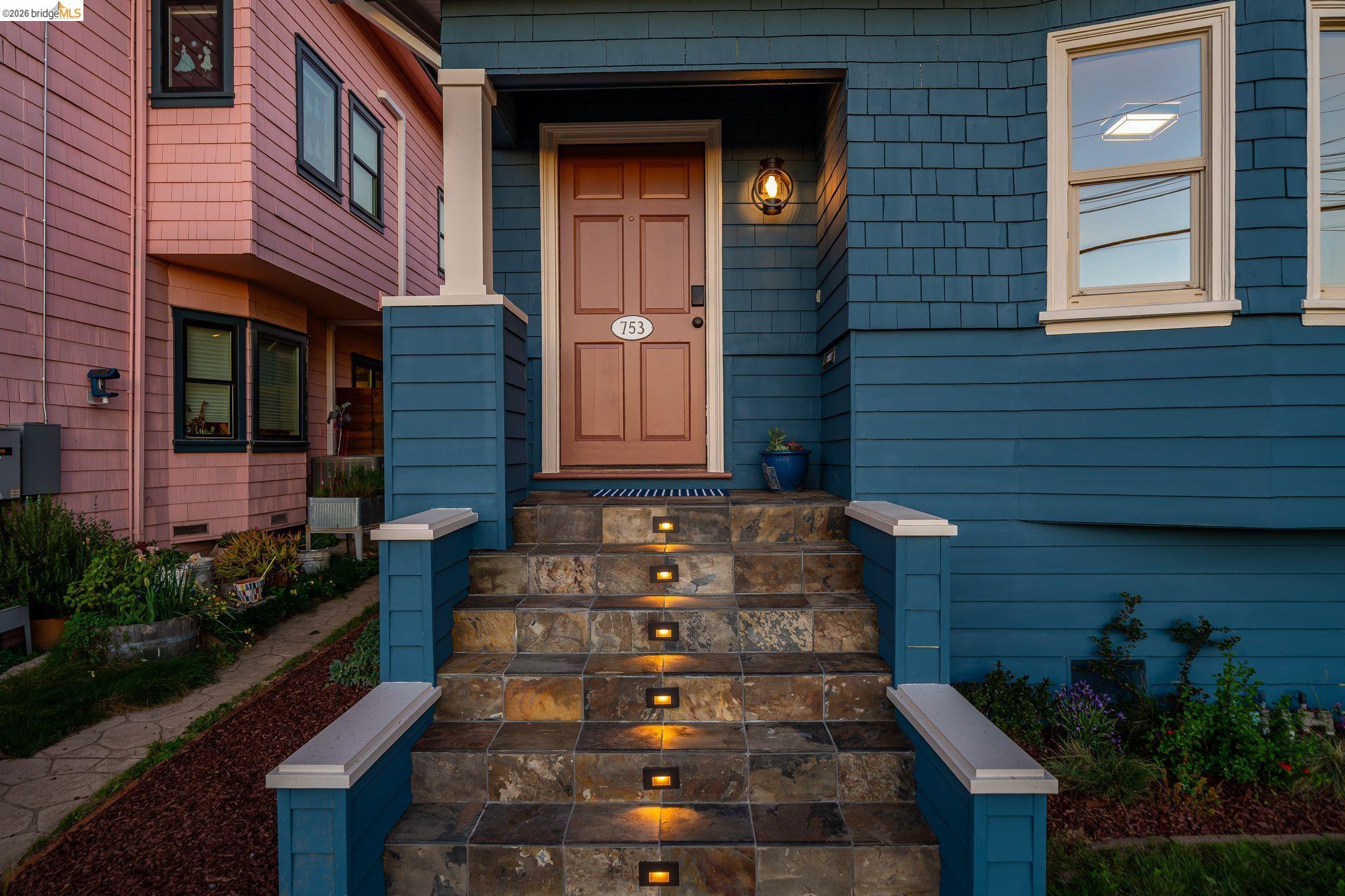 Detail Gallery Image 10 of 58 For 753 Peralta Avenue, Berkeley,  CA 94707 - 2 Beds | 2 Baths