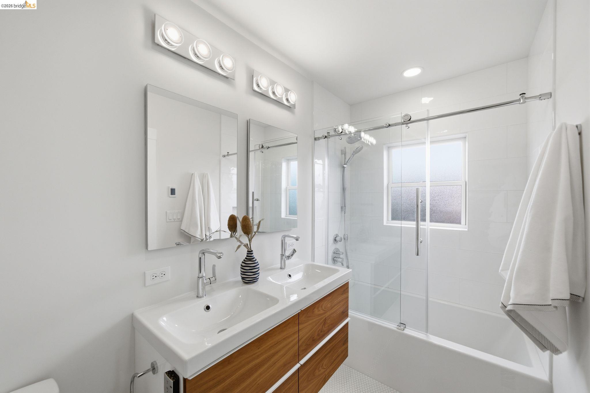 Detail Gallery Image 28 of 58 For 753 Peralta Avenue, Berkeley,  CA 94707 - 2 Beds | 2 Baths