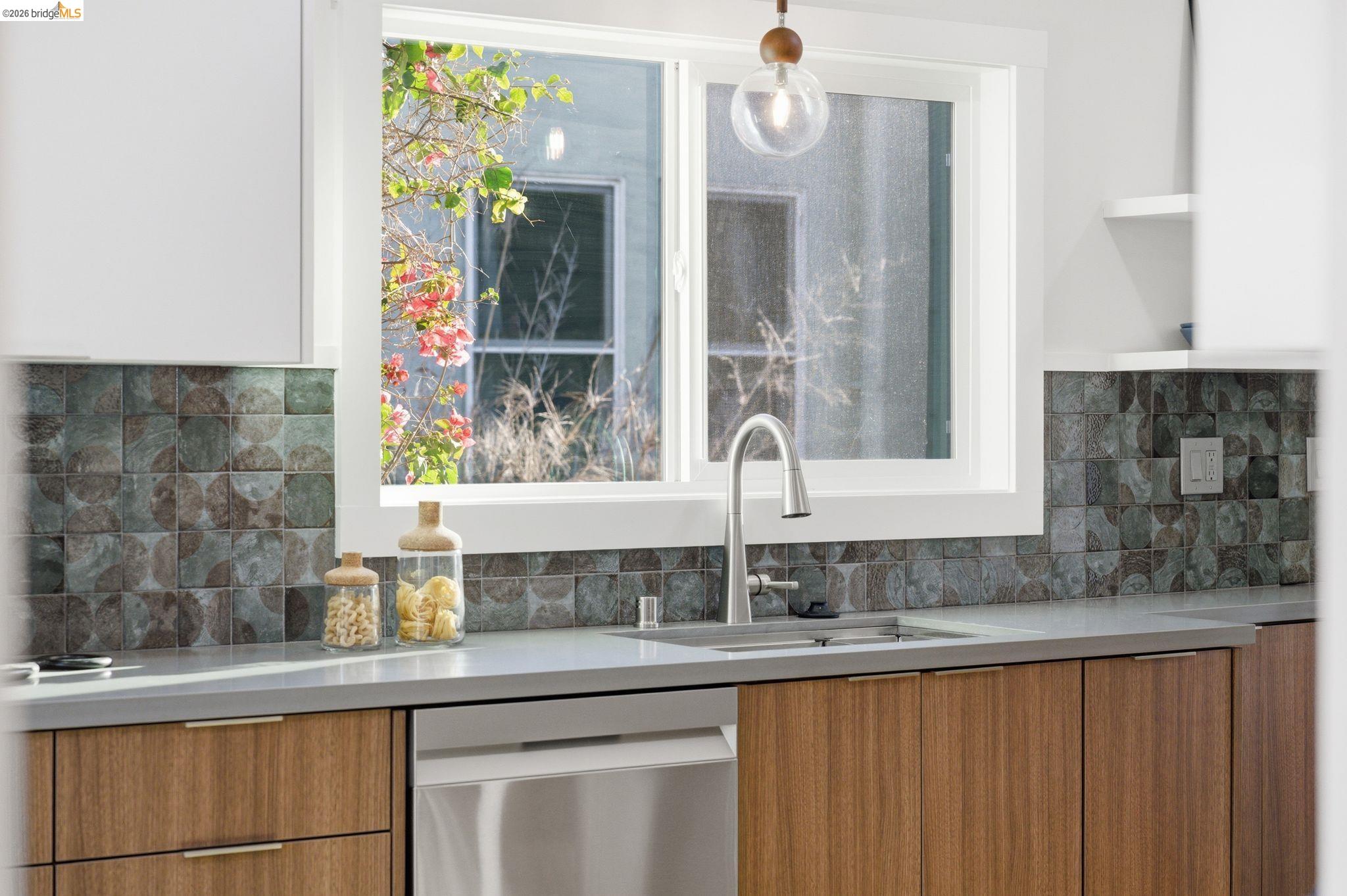 Detail Gallery Image 34 of 58 For 753 Peralta Avenue, Berkeley,  CA 94707 - 2 Beds | 2 Baths