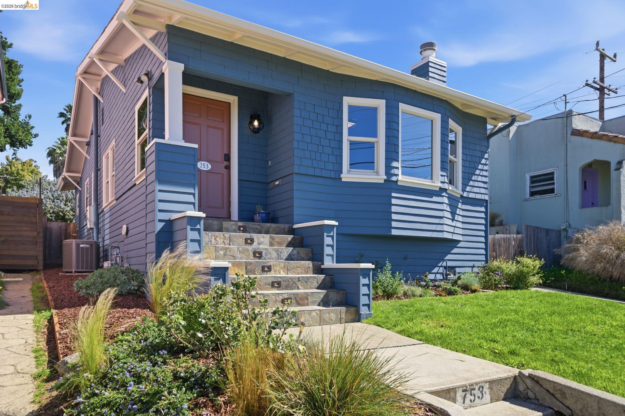 Detail Gallery Image 8 of 58 For 753 Peralta Avenue, Berkeley,  CA 94707 - 2 Beds | 2 Baths