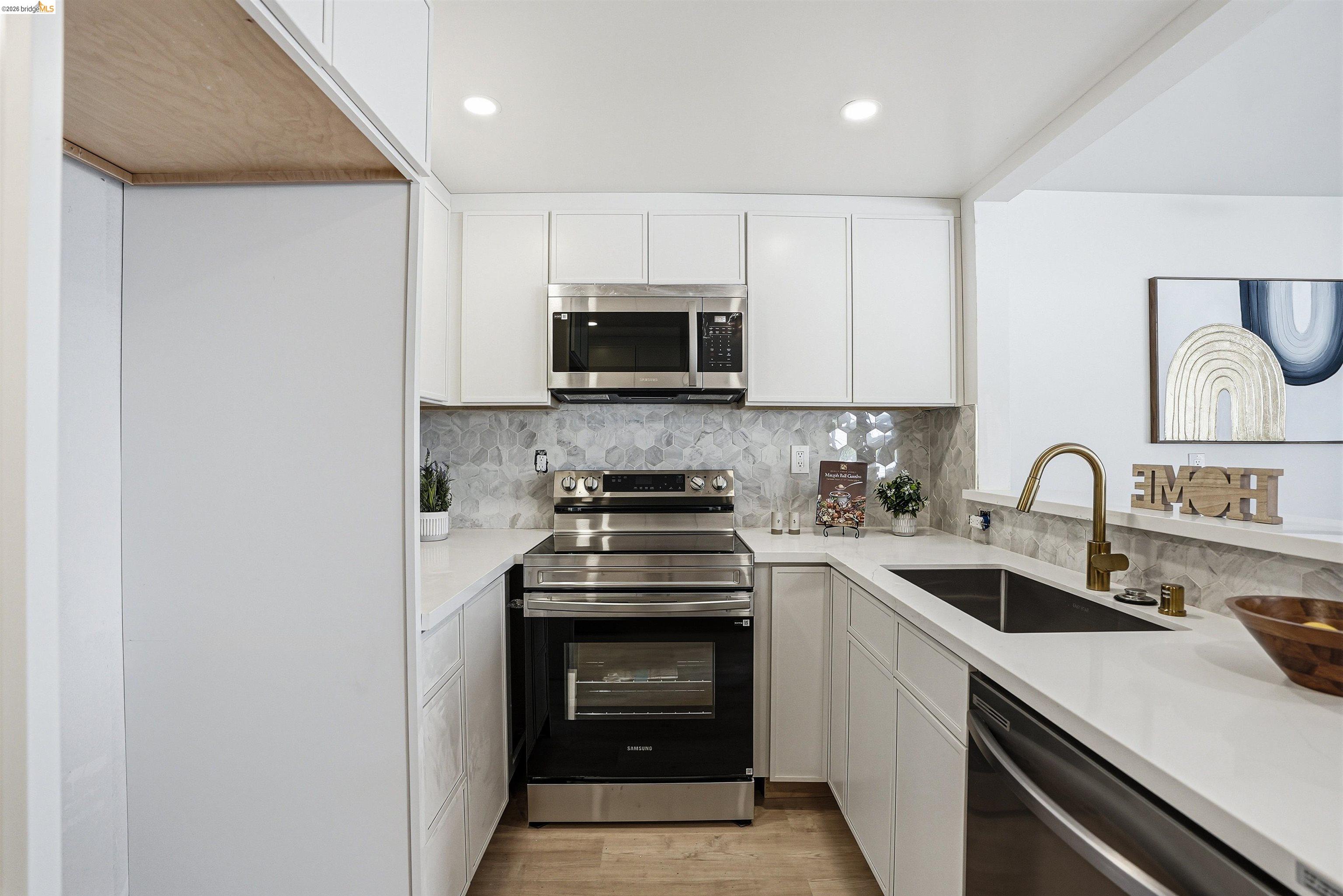 Photo #11: 41127602 Listing: Photo #11