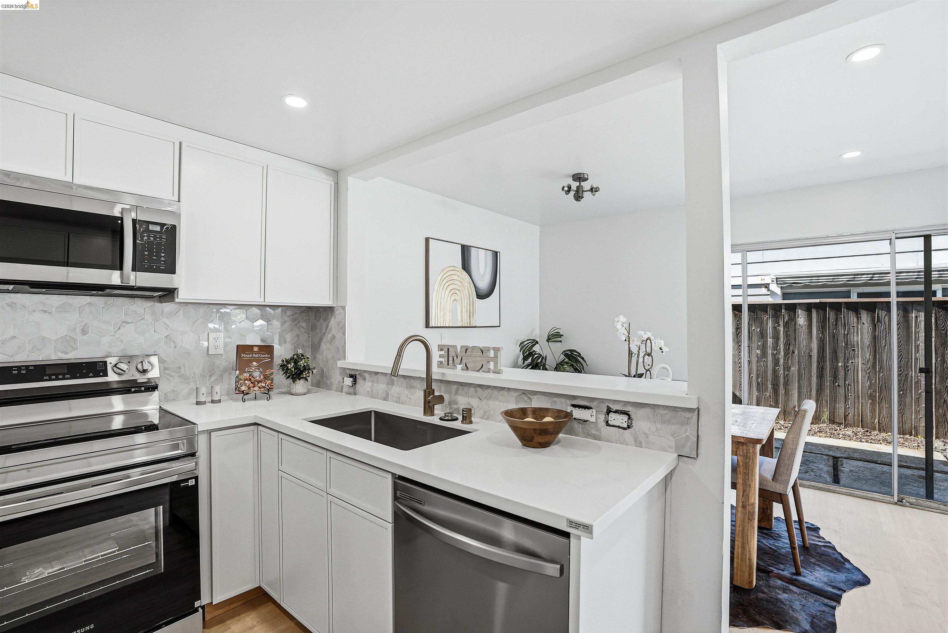 Photo #12: 41127602 Listing: Photo #12