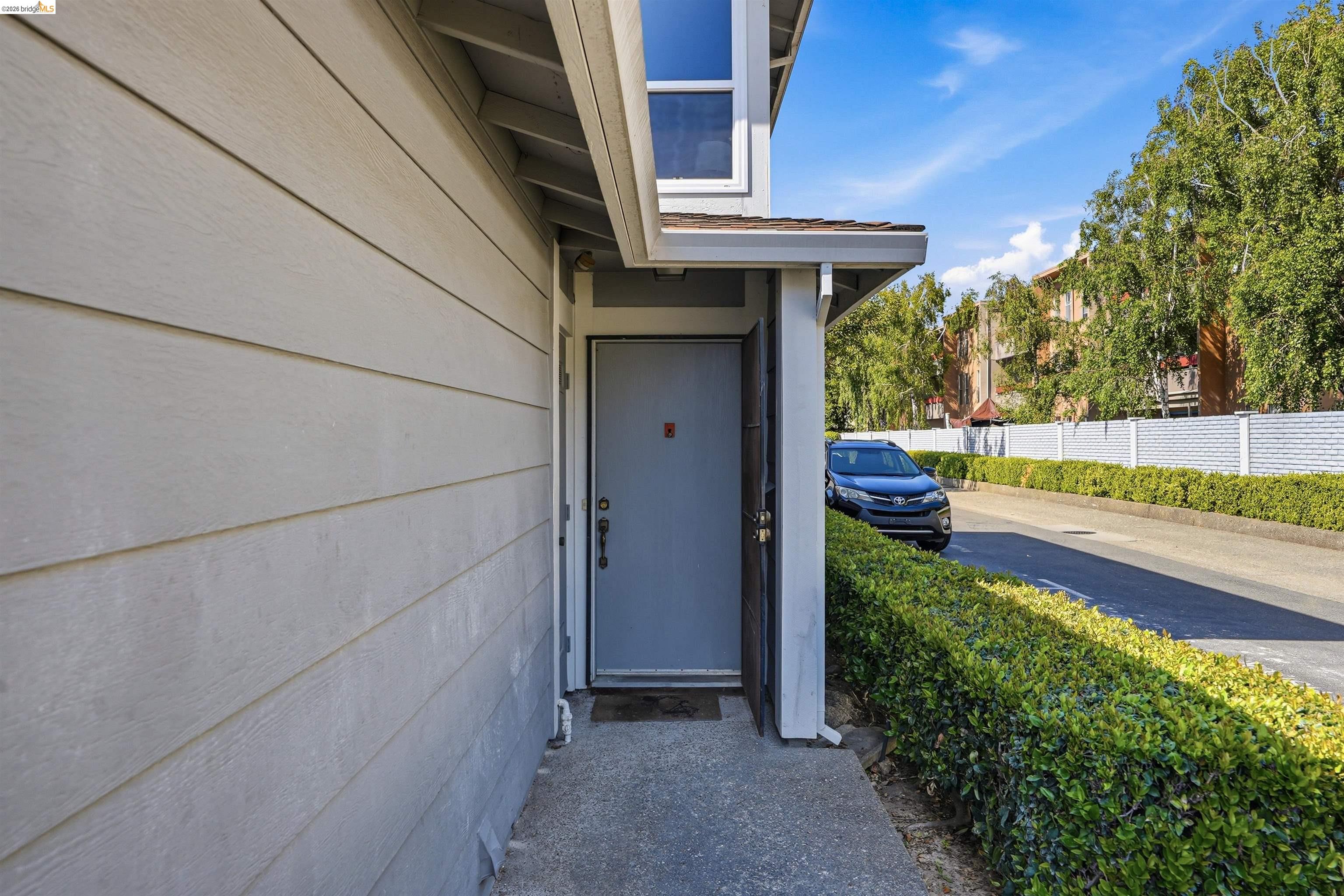 Photo #3: 41127602 Listing: Photo #3