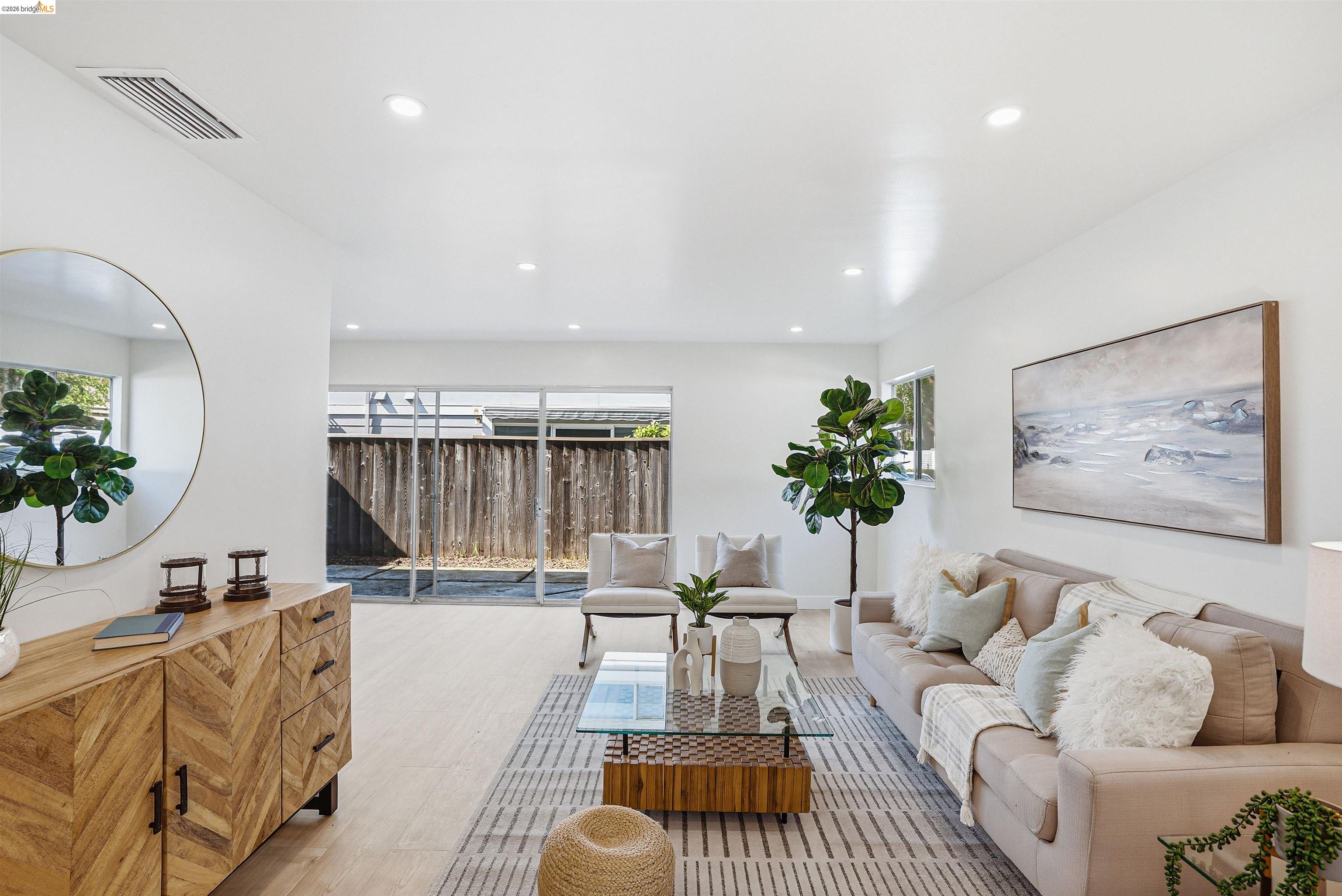 Photo #5: 41127602 Listing: Photo #5