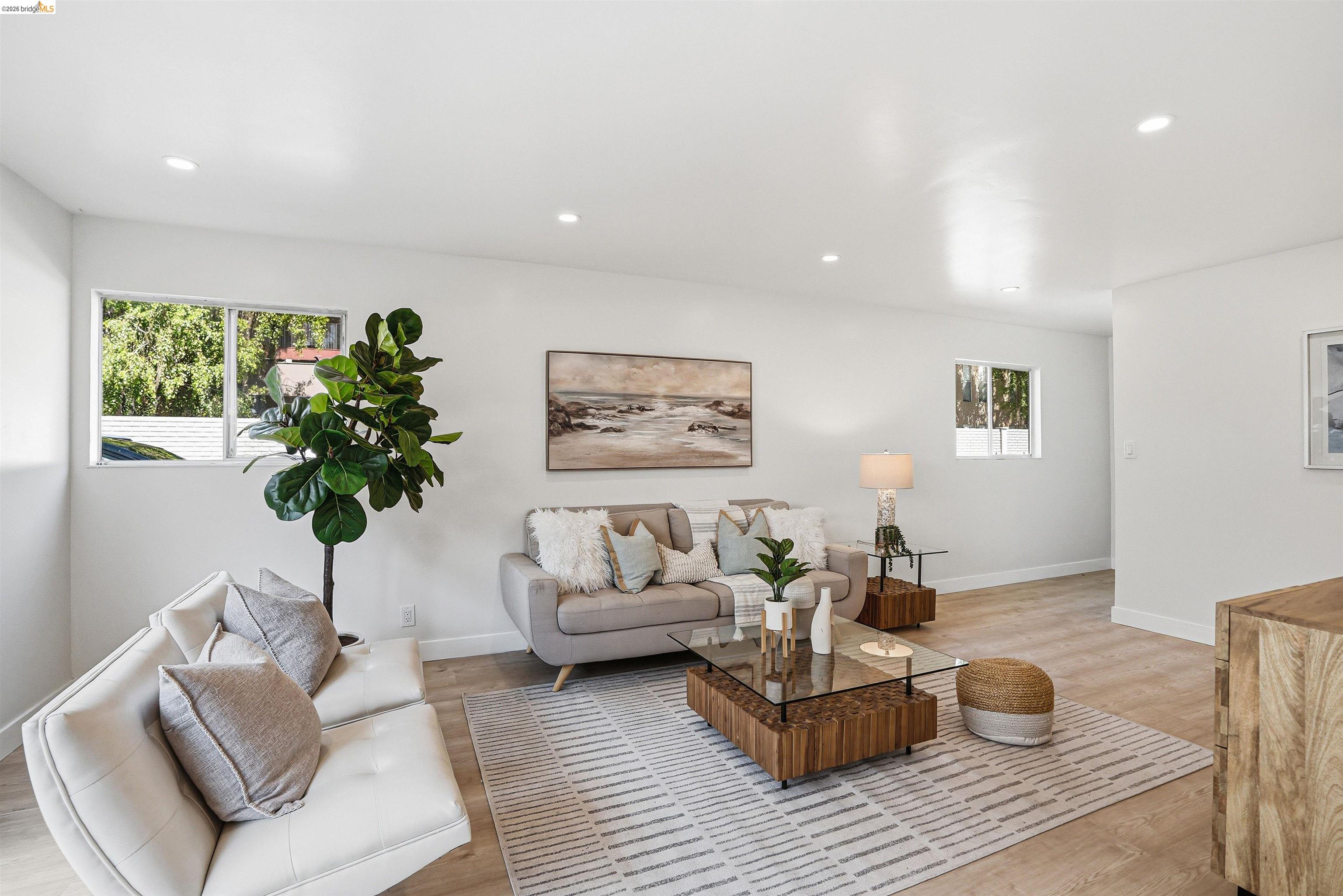 Photo #8: 41127602 Listing: Photo #8