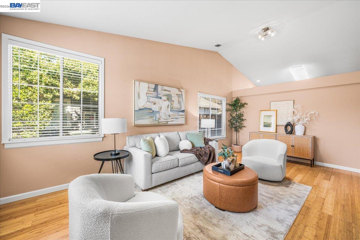 Detail Gallery Image 4 of 33 For 1727 Sutter St, Livermore,  CA 94551 - 3 Beds | 2 Baths