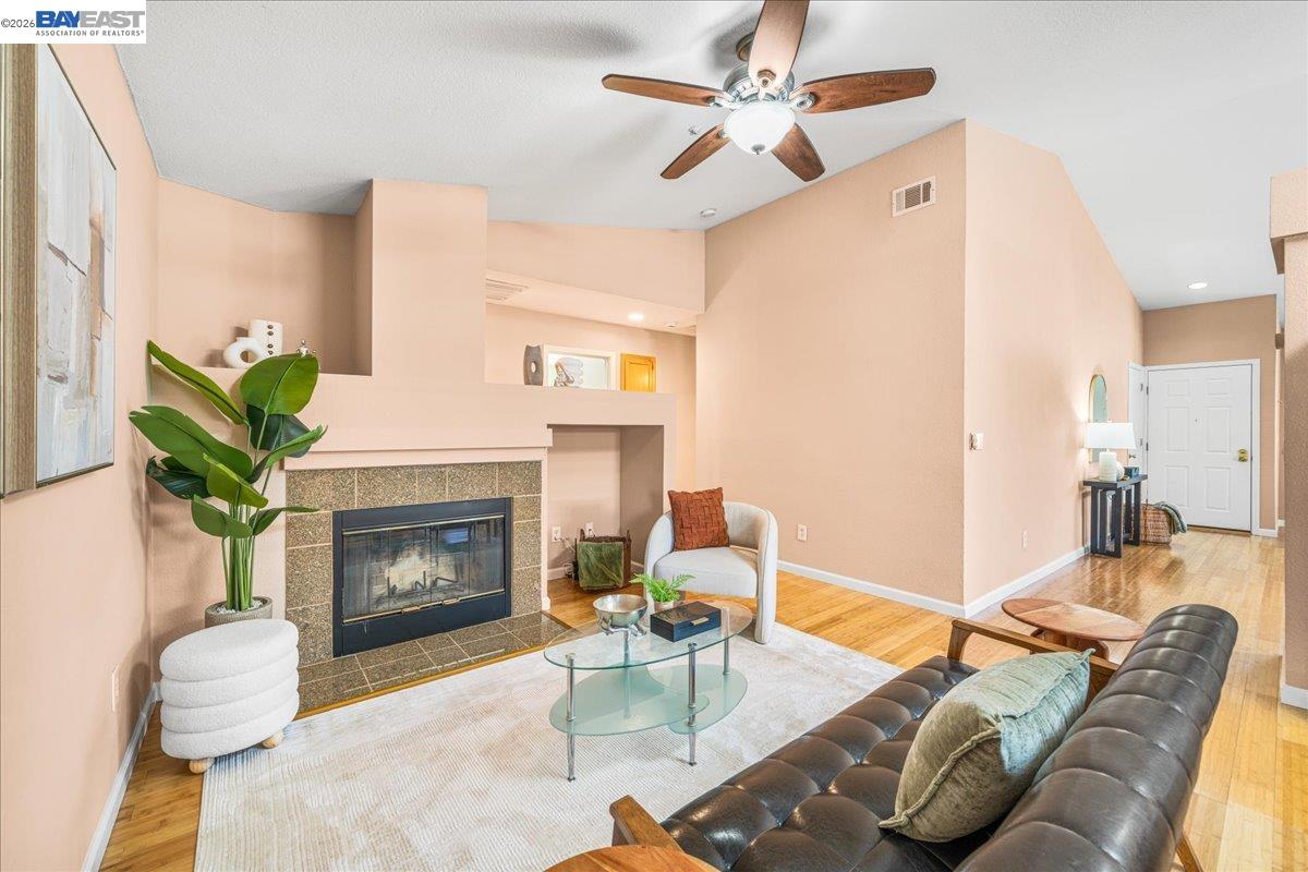 Detail Gallery Image 9 of 33 For 1727 Sutter St, Livermore,  CA 94551 - 3 Beds | 2 Baths