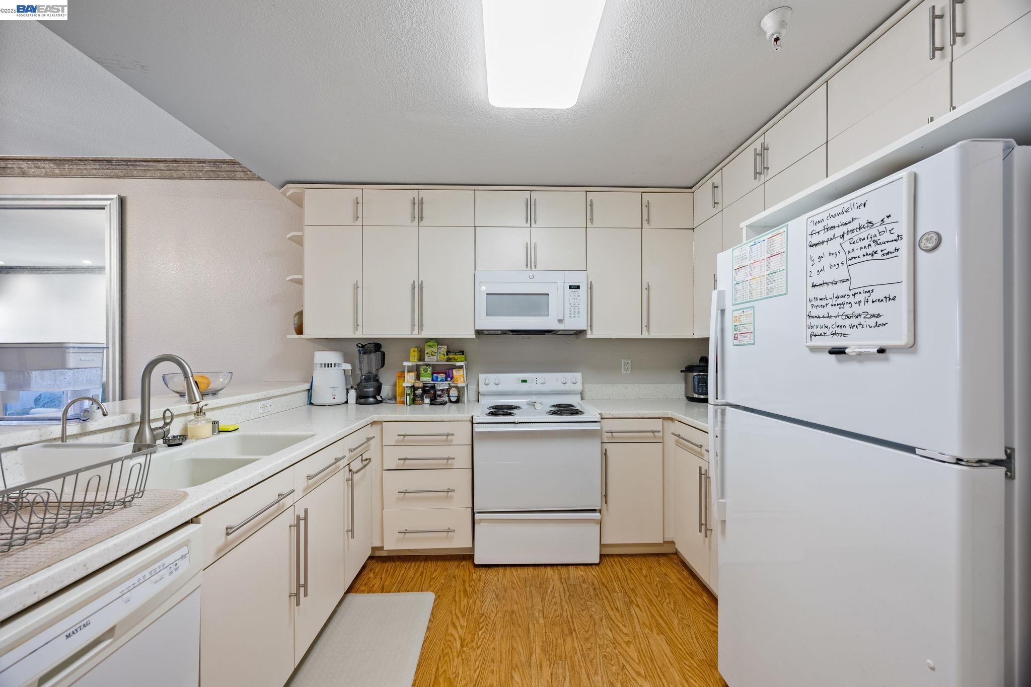 Detail Gallery Image 3 of 17 For 952 S 11th St #234,  San Jose,  CA 95112 - 1 Beds | 1 Baths