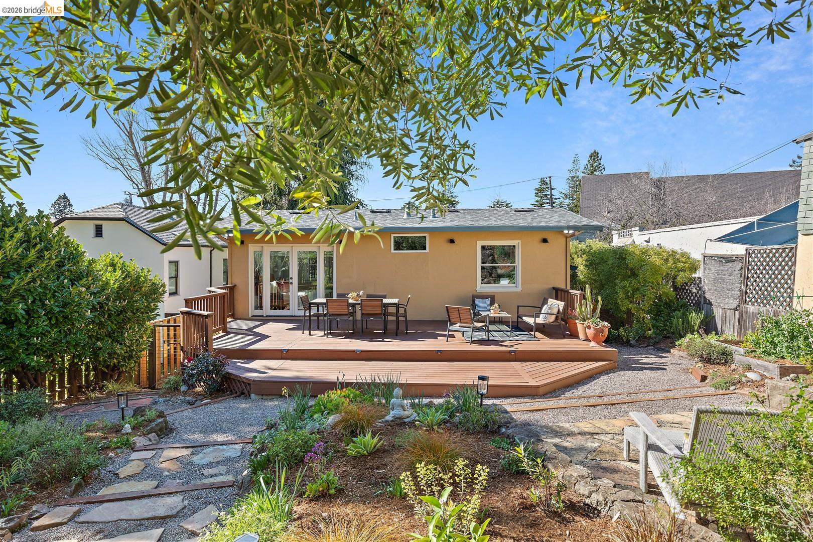 Detail Gallery Image 29 of 55 For 1950 Hopkins Street, Berkeley,  CA 94707 - 2 Beds | 2 Baths