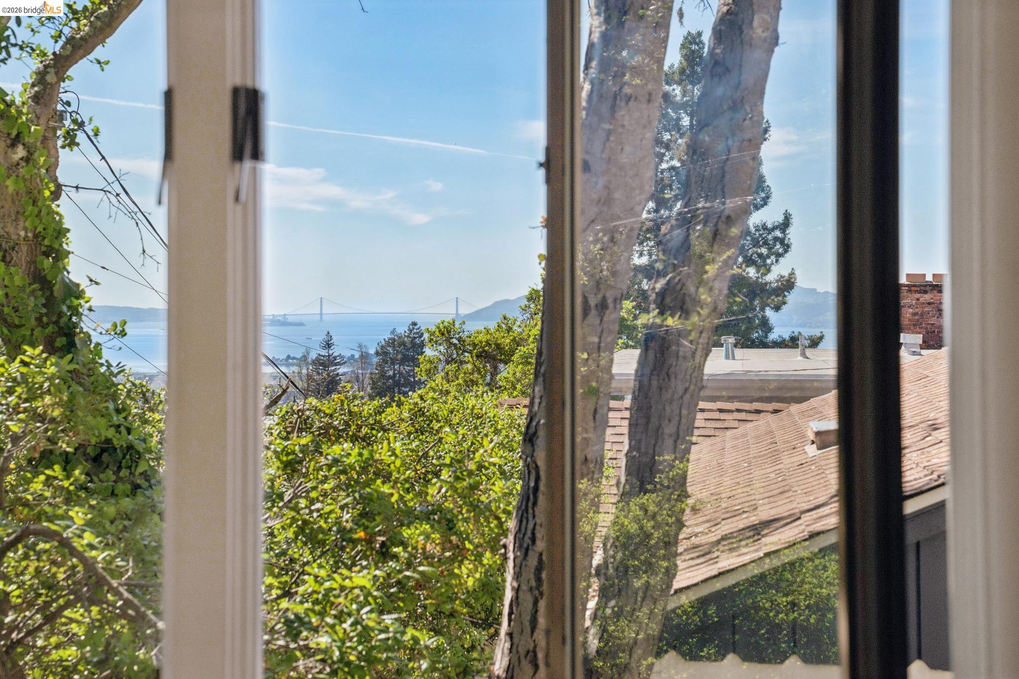 Detail Gallery Image 12 of 49 For 1698 La Loma Ave, Berkeley,  CA 94709 - 1 Beds | 1 Baths