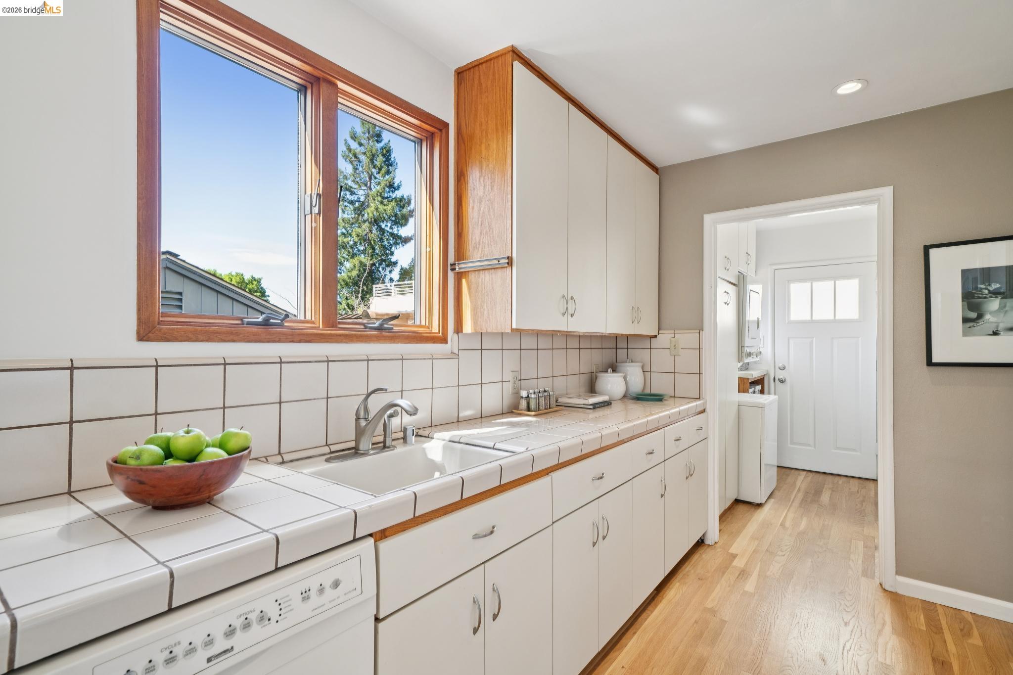 Photo #23: 41127612 Listing: Photo #23