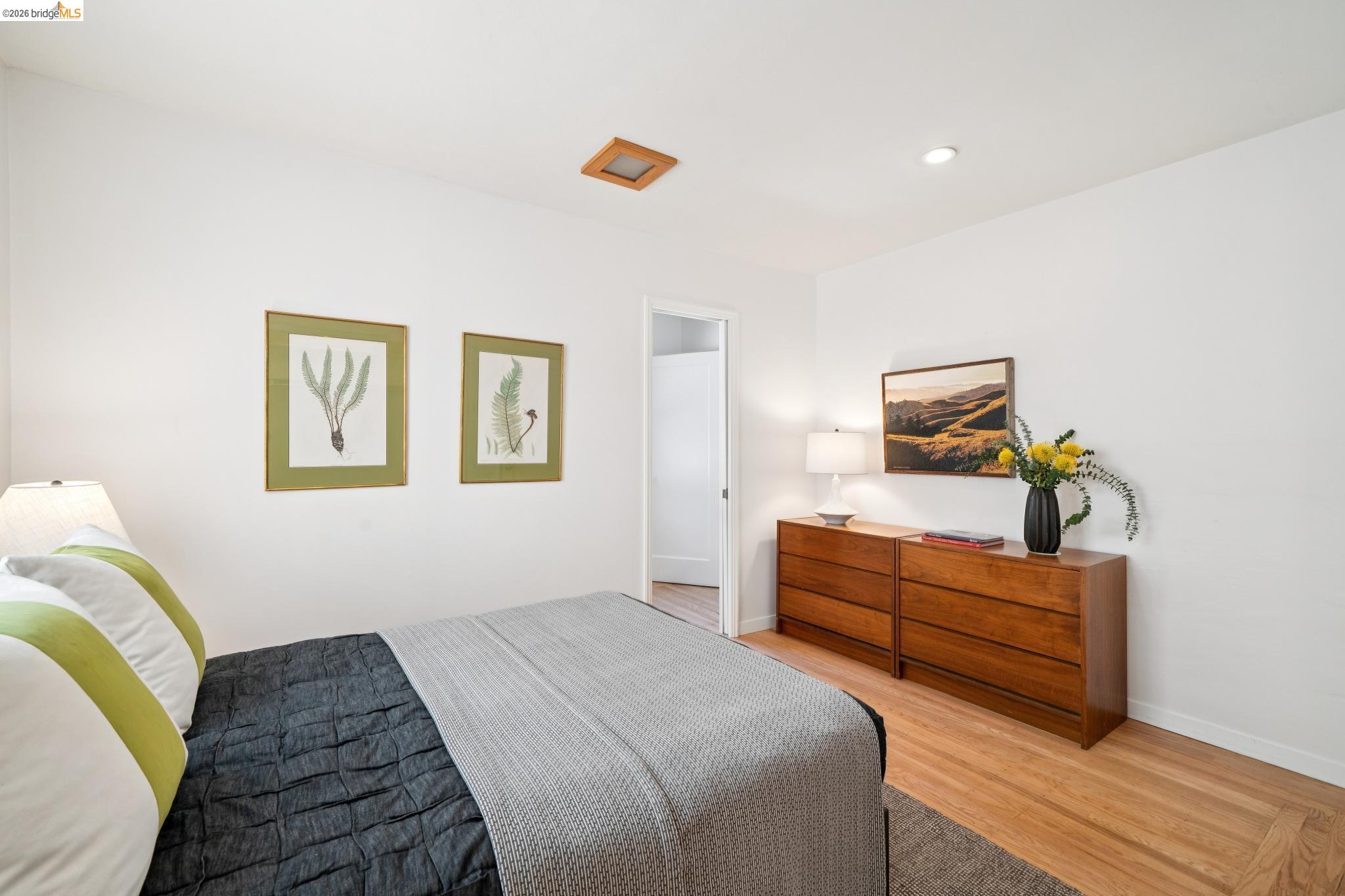 Detail Gallery Image 32 of 49 For 1698 La Loma Ave, Berkeley,  CA 94709 - 1 Beds | 1 Baths