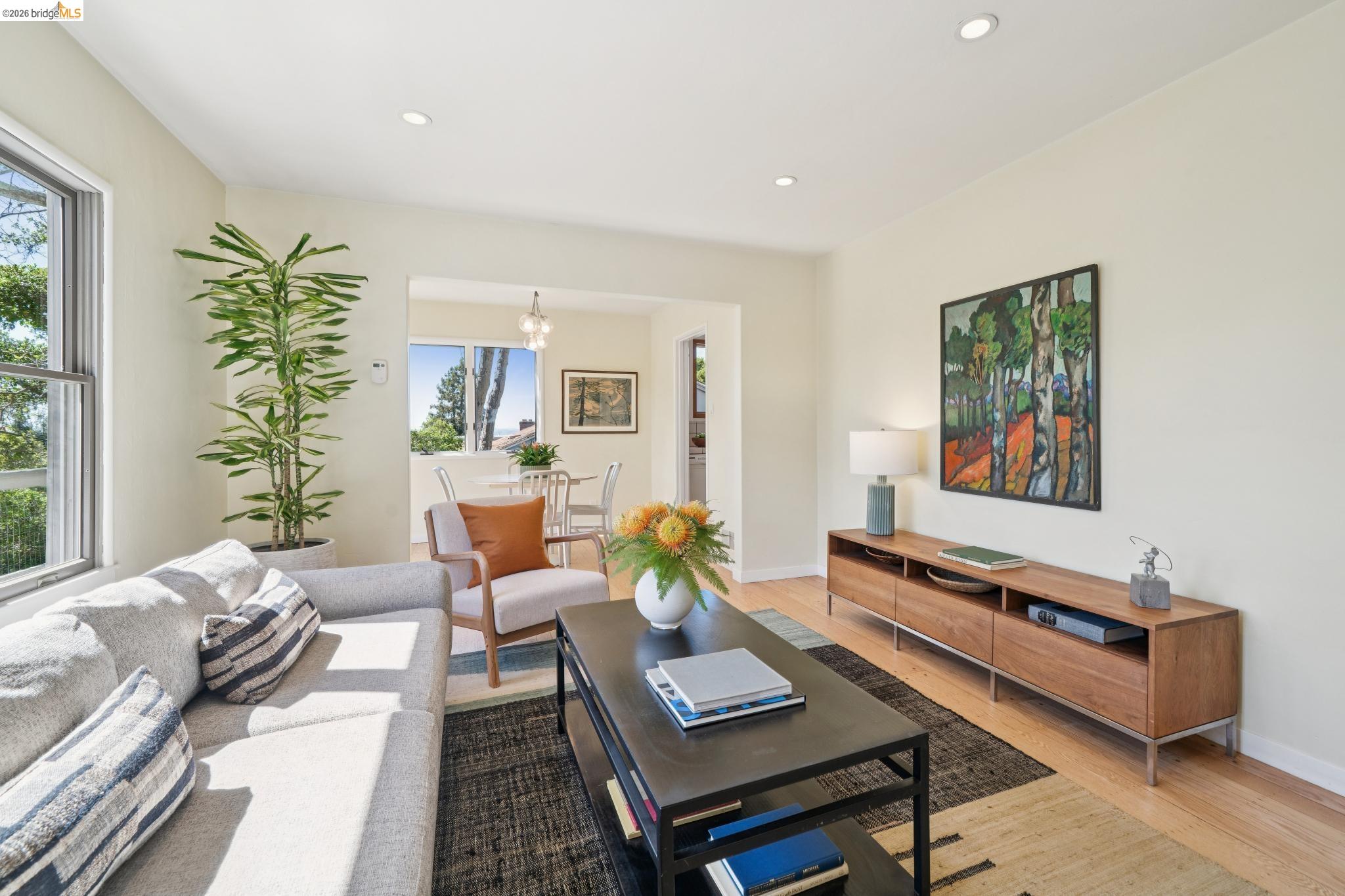 Detail Gallery Image 9 of 49 For 1698 La Loma Ave, Berkeley,  CA 94709 - 1 Beds | 1 Baths