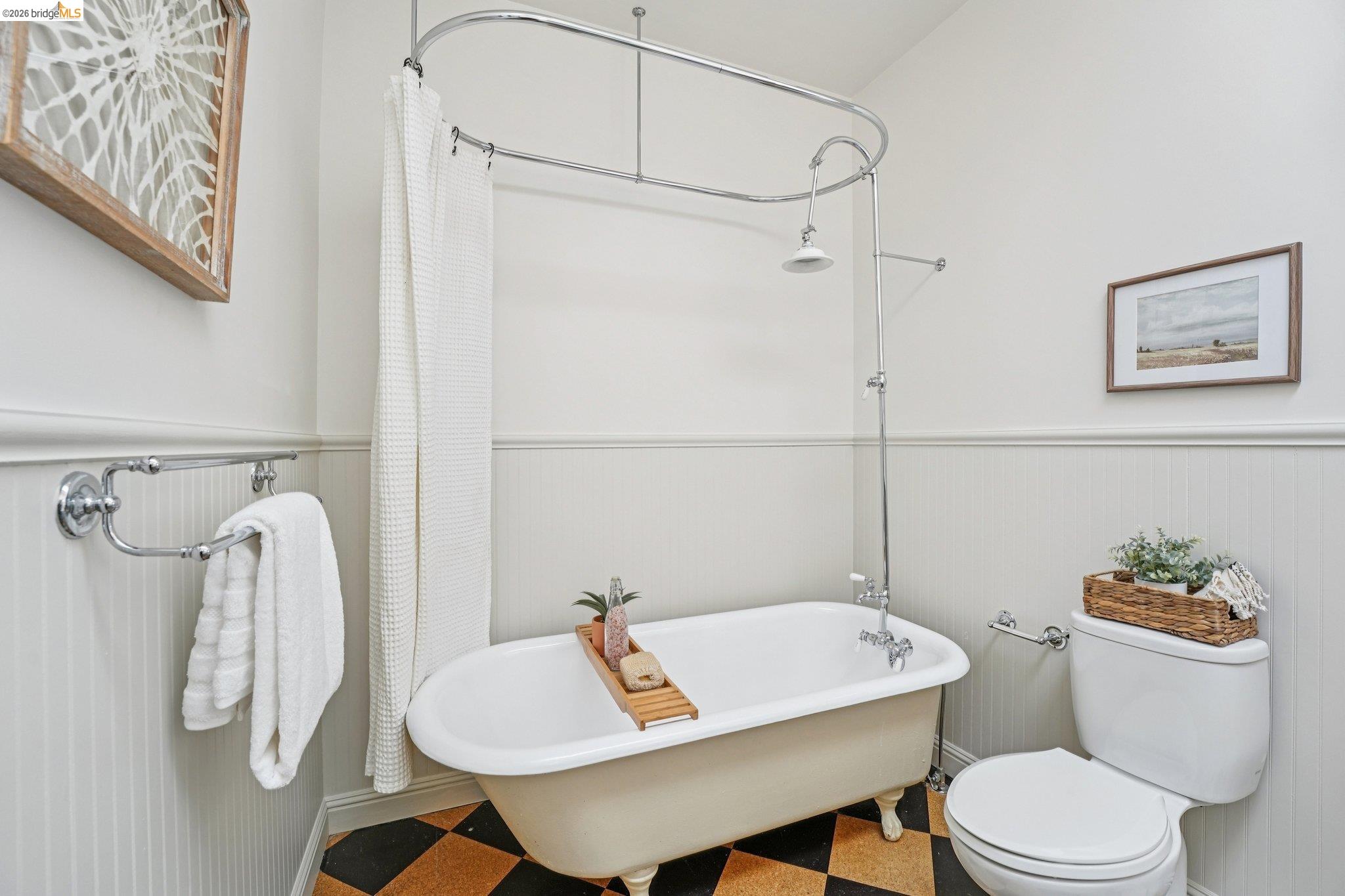 Detail Gallery Image 20 of 30 For 491 Mcauley St, Oakland,  CA 94609 - 3 Beds | 2 Baths