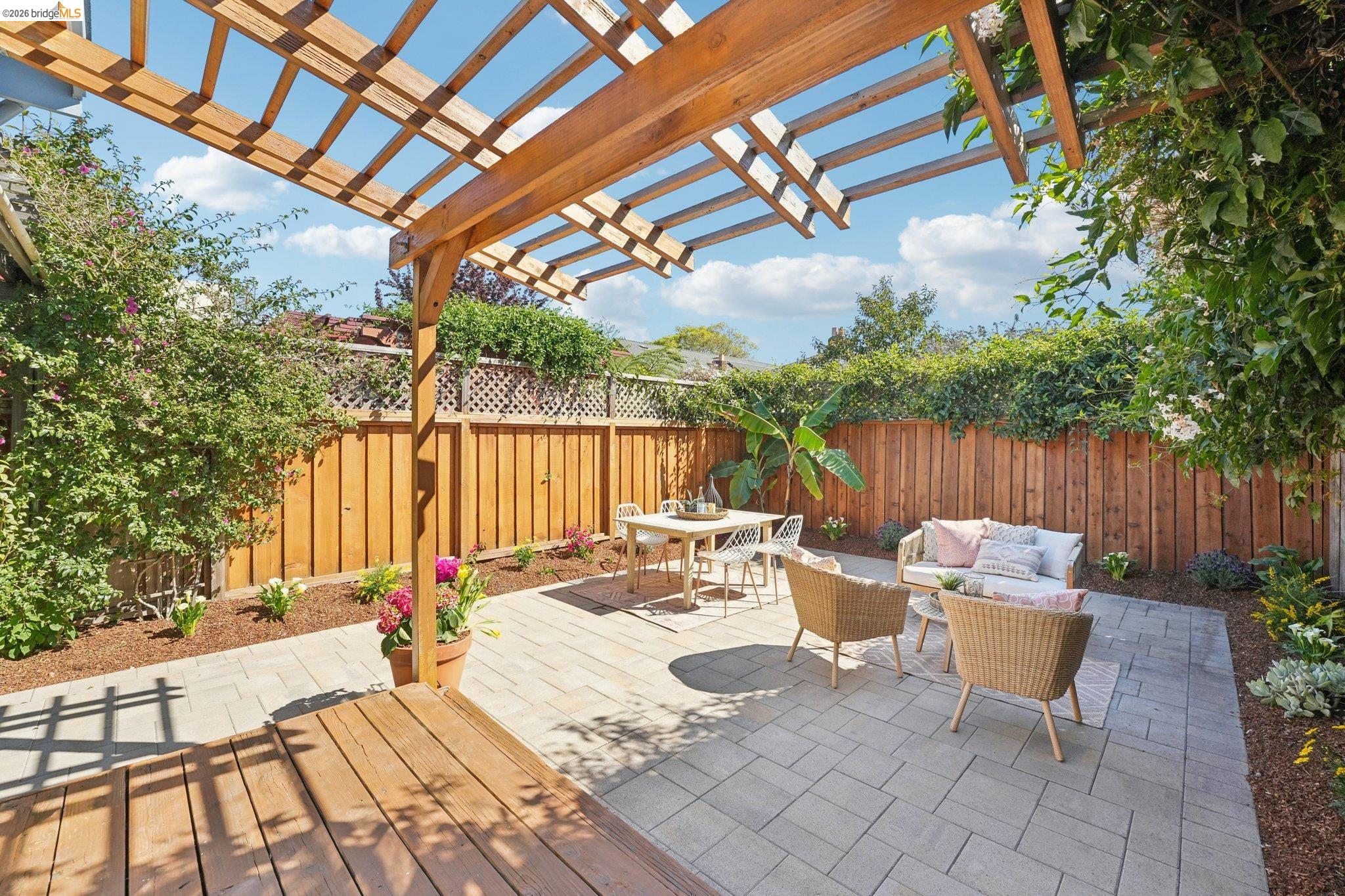 Detail Gallery Image 27 of 30 For 491 Mcauley St, Oakland,  CA 94609 - 3 Beds | 2 Baths