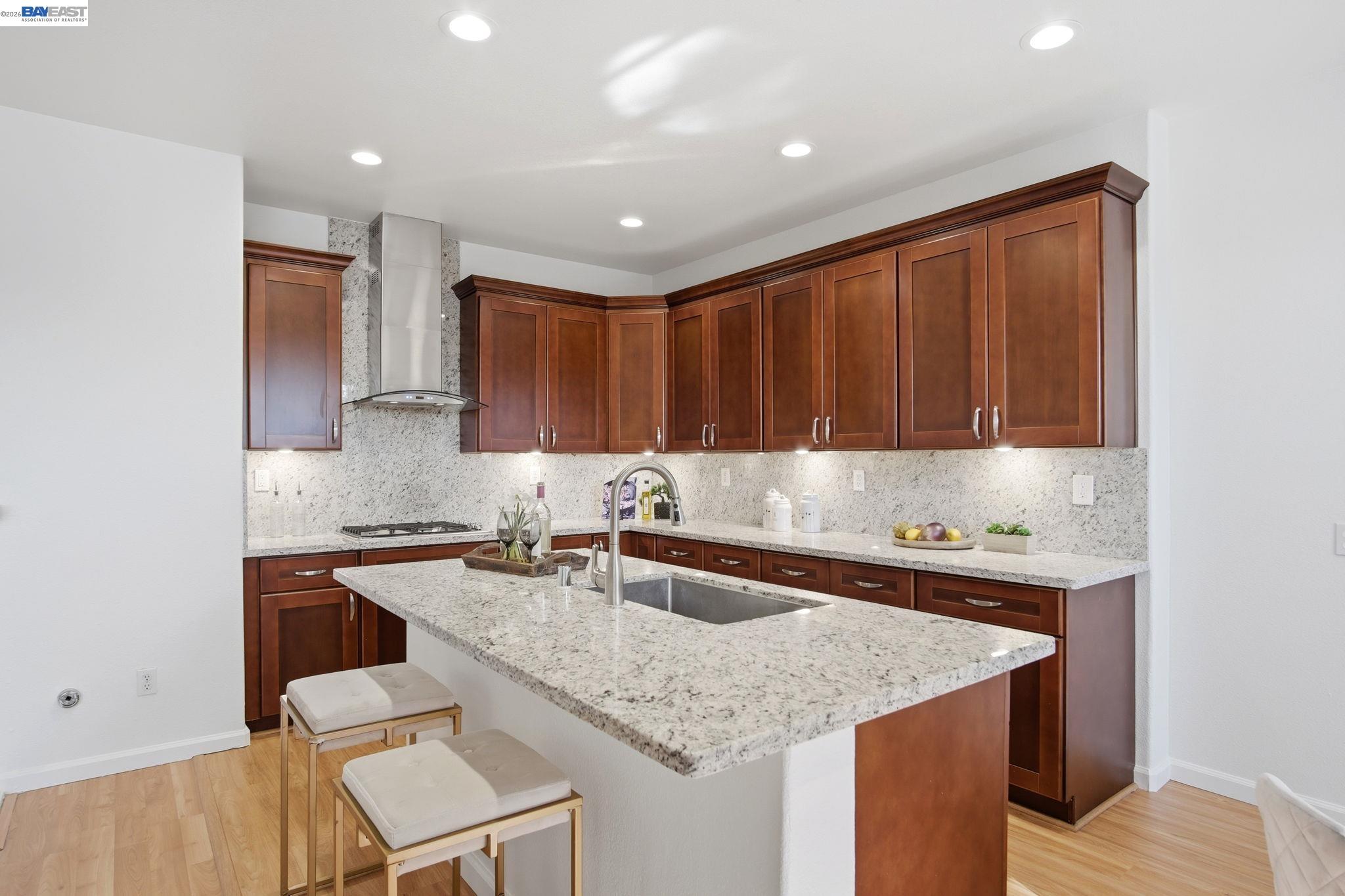 Detail Gallery Image 11 of 32 For 116 Mahogany Ln, Union City,  CA 94587 - 4 Beds | 3 Baths