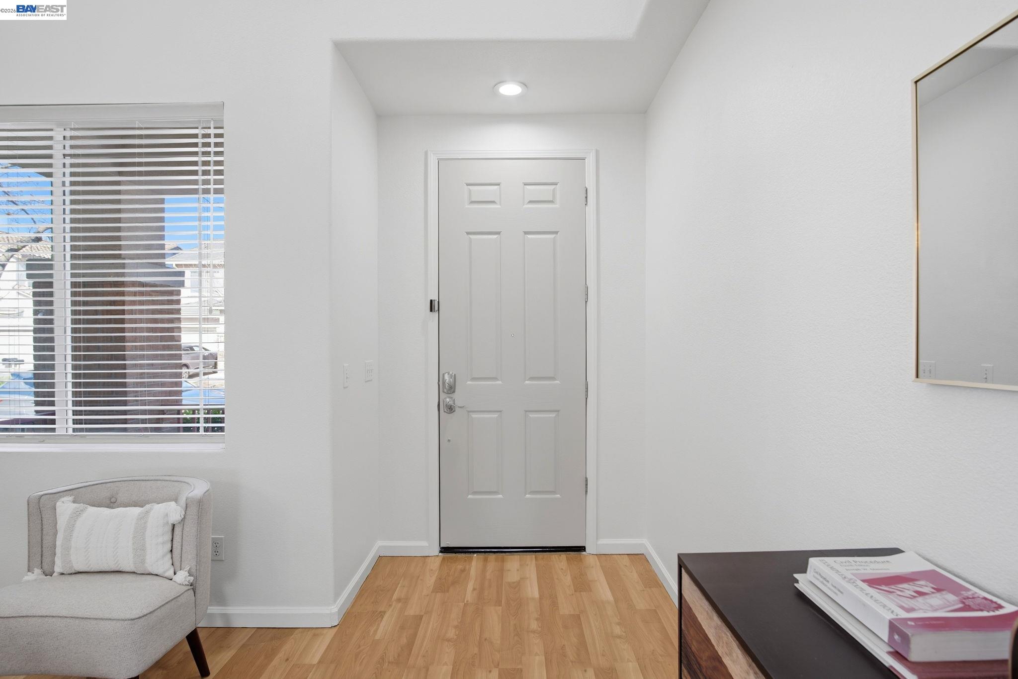 Detail Gallery Image 4 of 32 For 116 Mahogany Ln, Union City,  CA 94587 - 4 Beds | 3 Baths