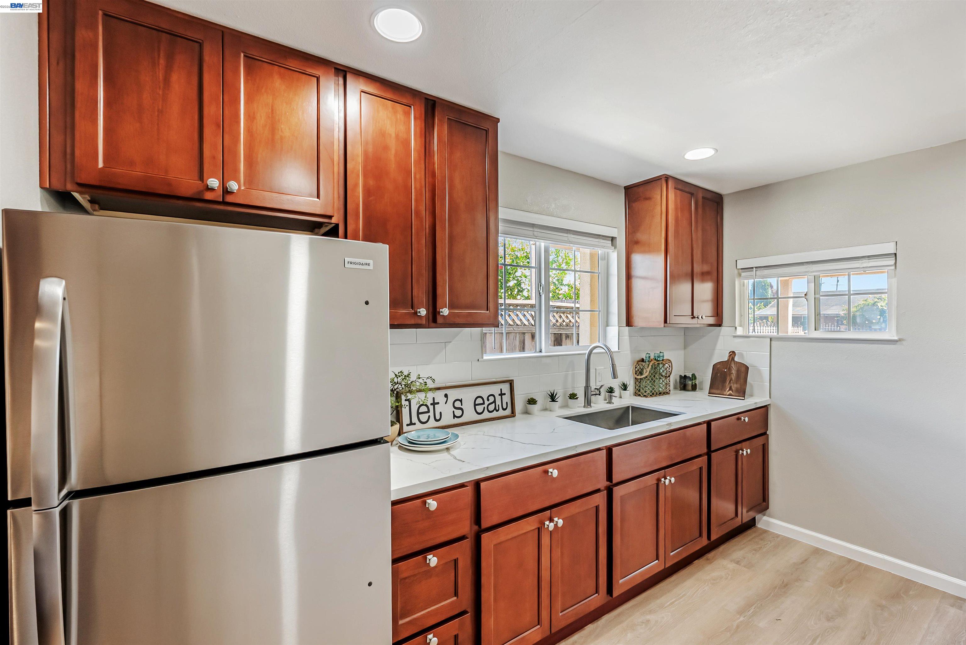 Detail Gallery Image 12 of 23 For 1111 Stonington Ave, San Pablo,  CA 94806 - 3 Beds | 2 Baths