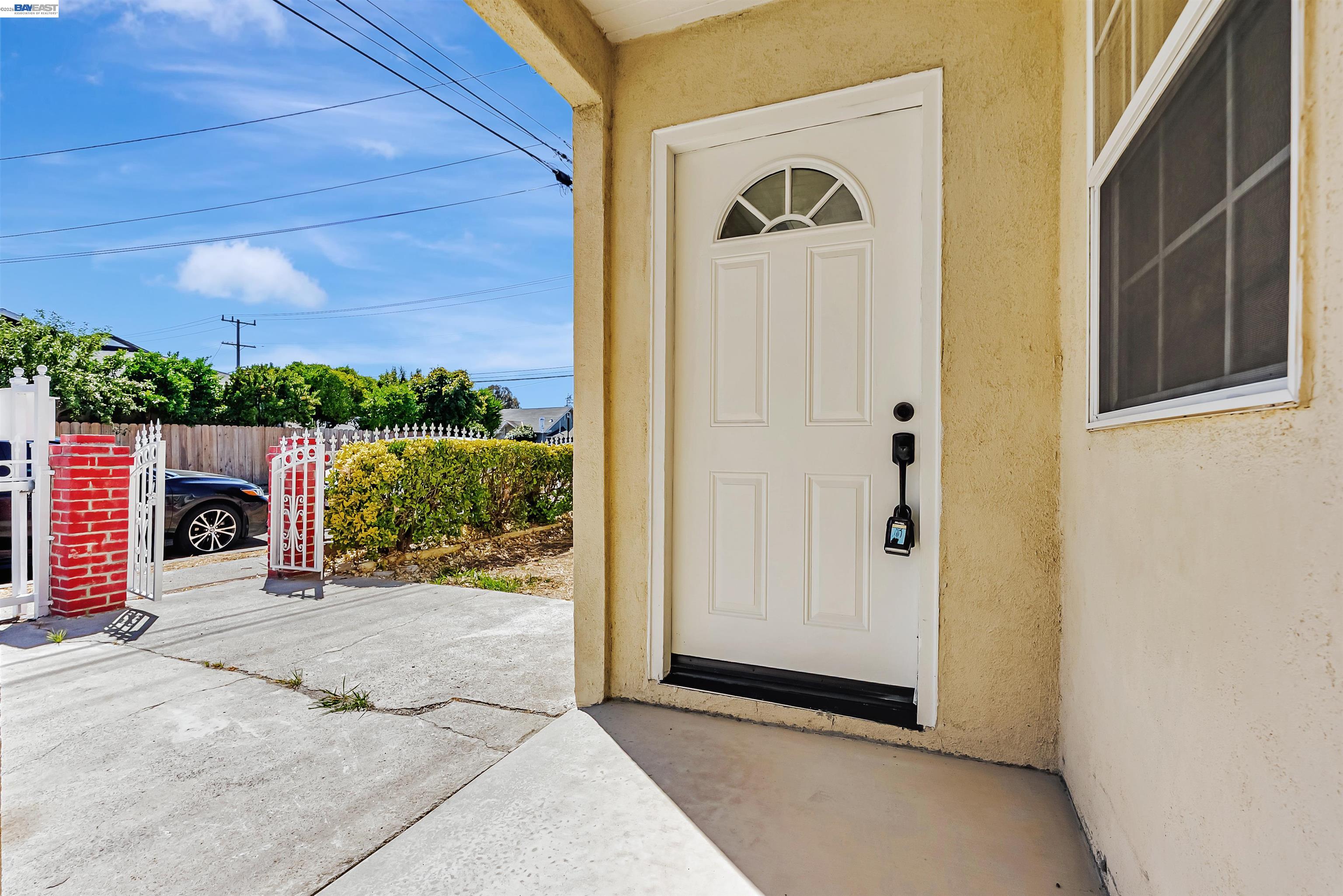 Detail Gallery Image 4 of 23 For 1111 Stonington Ave, San Pablo,  CA 94806 - 3 Beds | 2 Baths