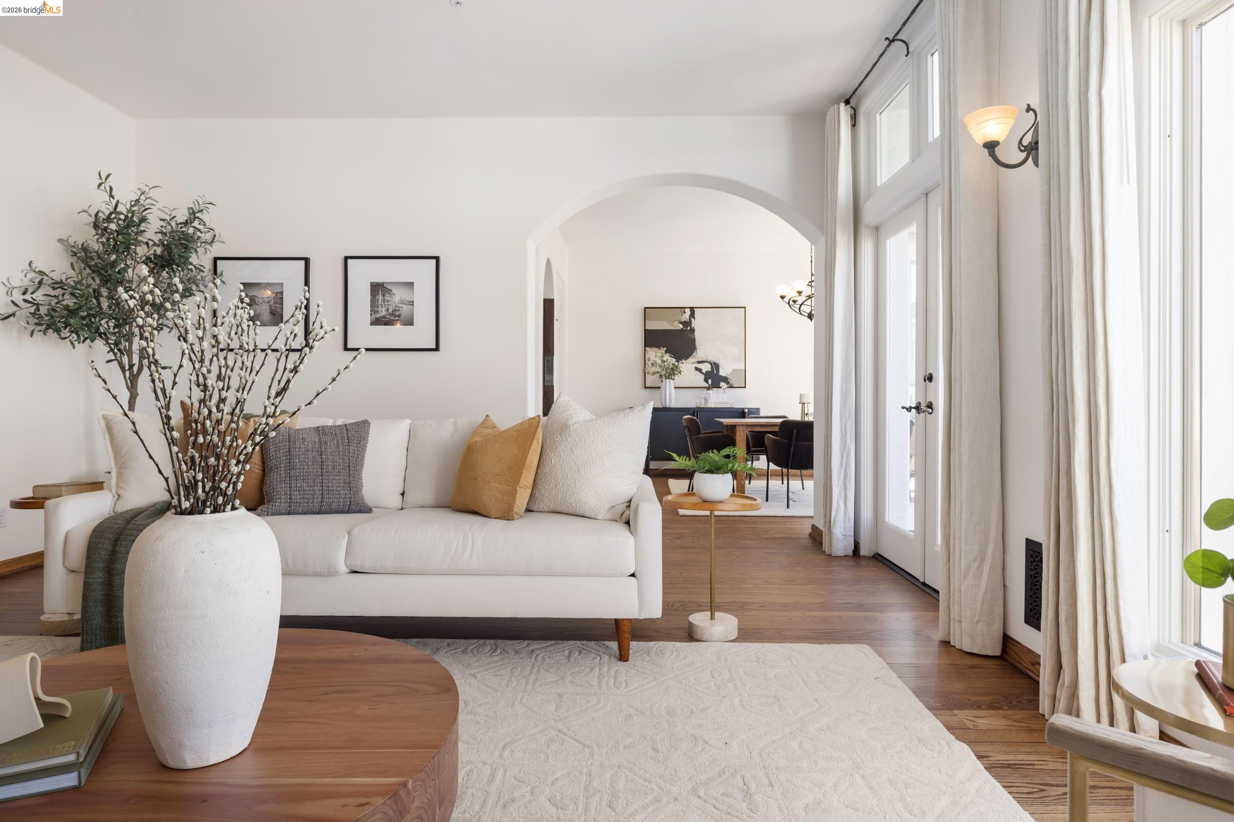 Detail Gallery Image 13 of 60 For 4951 Proctor Ave, Oakland,  CA 94618 - 3 Beds | 2/1 Baths