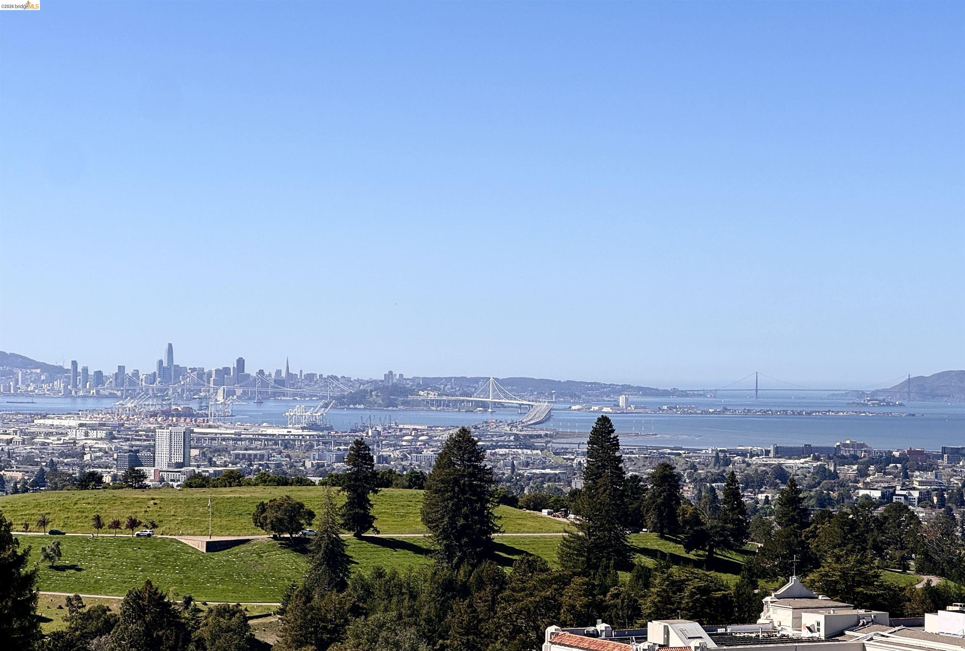 Detail Gallery Image 3 of 60 For 4951 Proctor Ave, Oakland,  CA 94618 - 3 Beds | 2/1 Baths