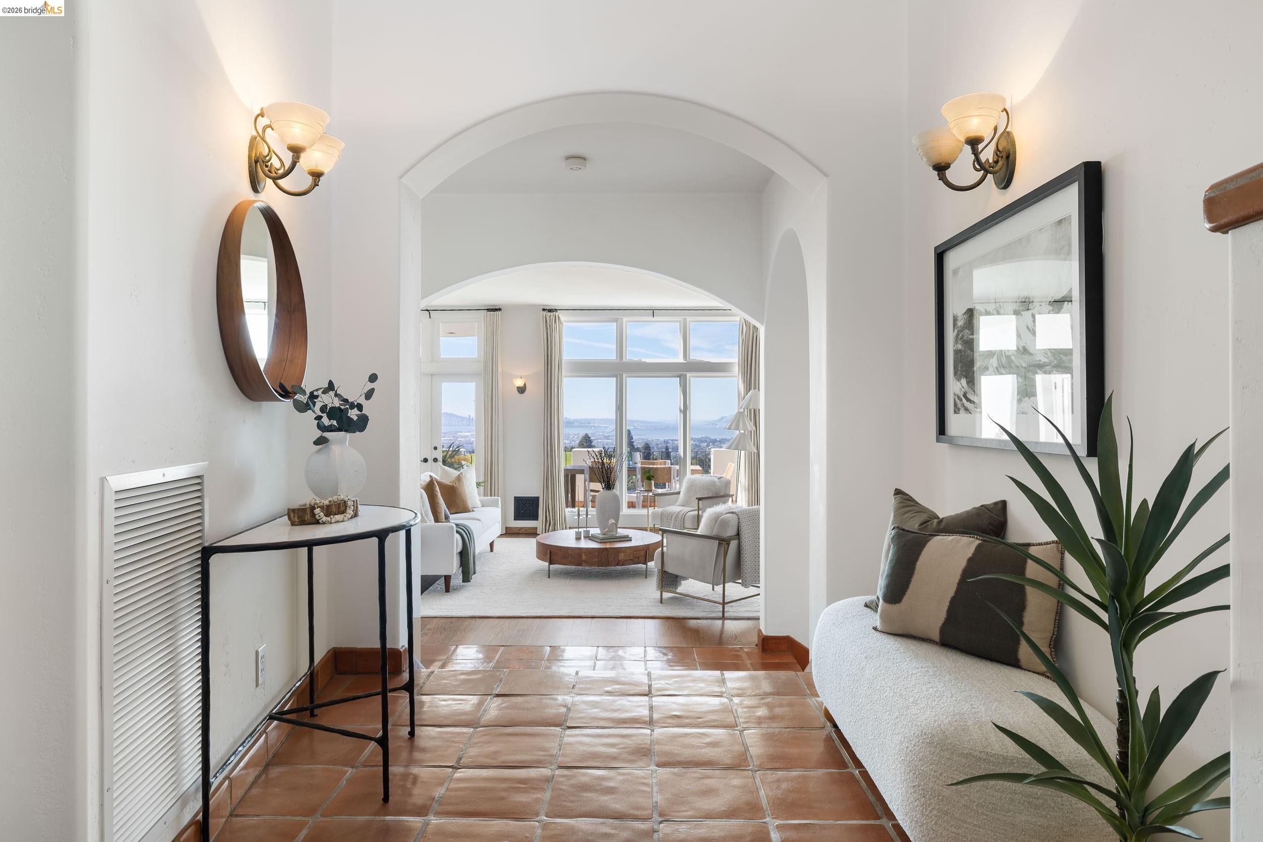 Detail Gallery Image 4 of 60 For 4951 Proctor Ave, Oakland,  CA 94618 - 3 Beds | 2/1 Baths