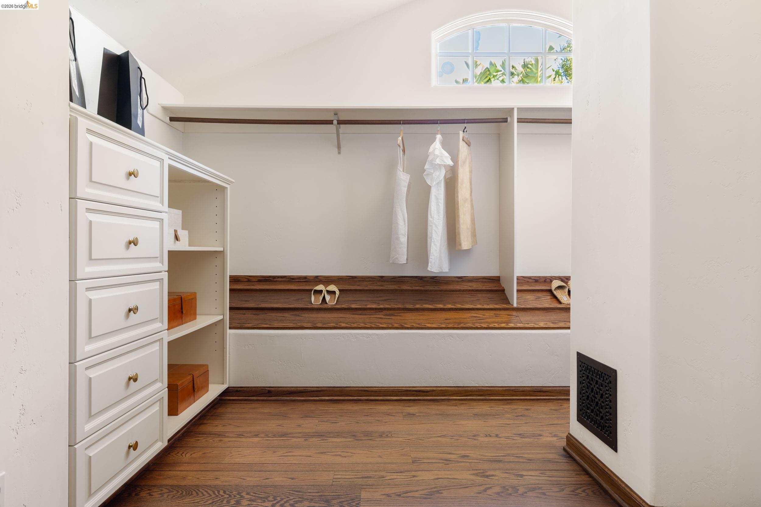 Detail Gallery Image 46 of 60 For 4951 Proctor Ave, Oakland,  CA 94618 - 3 Beds | 2/1 Baths