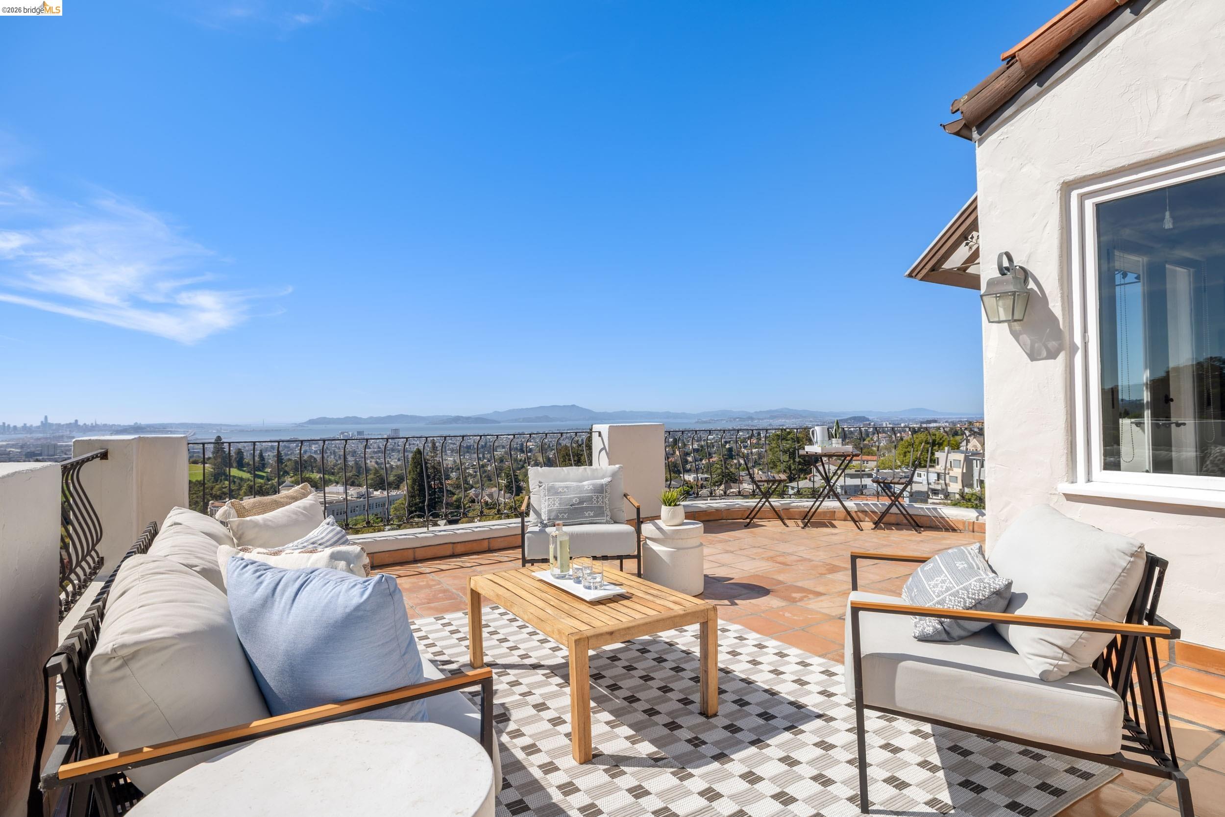 Detail Gallery Image 50 of 60 For 4951 Proctor Ave, Oakland,  CA 94618 - 3 Beds | 2/1 Baths