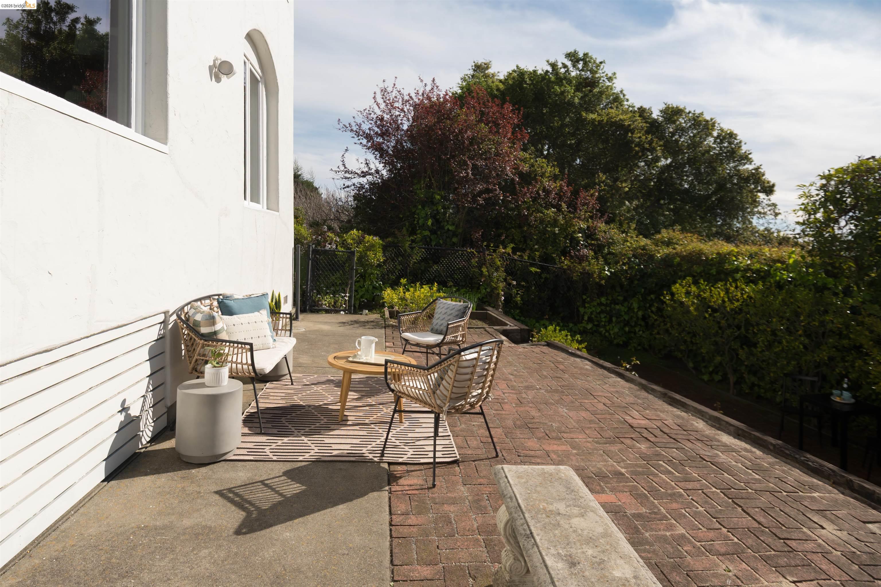 Detail Gallery Image 54 of 60 For 4951 Proctor Ave, Oakland,  CA 94618 - 3 Beds | 2/1 Baths